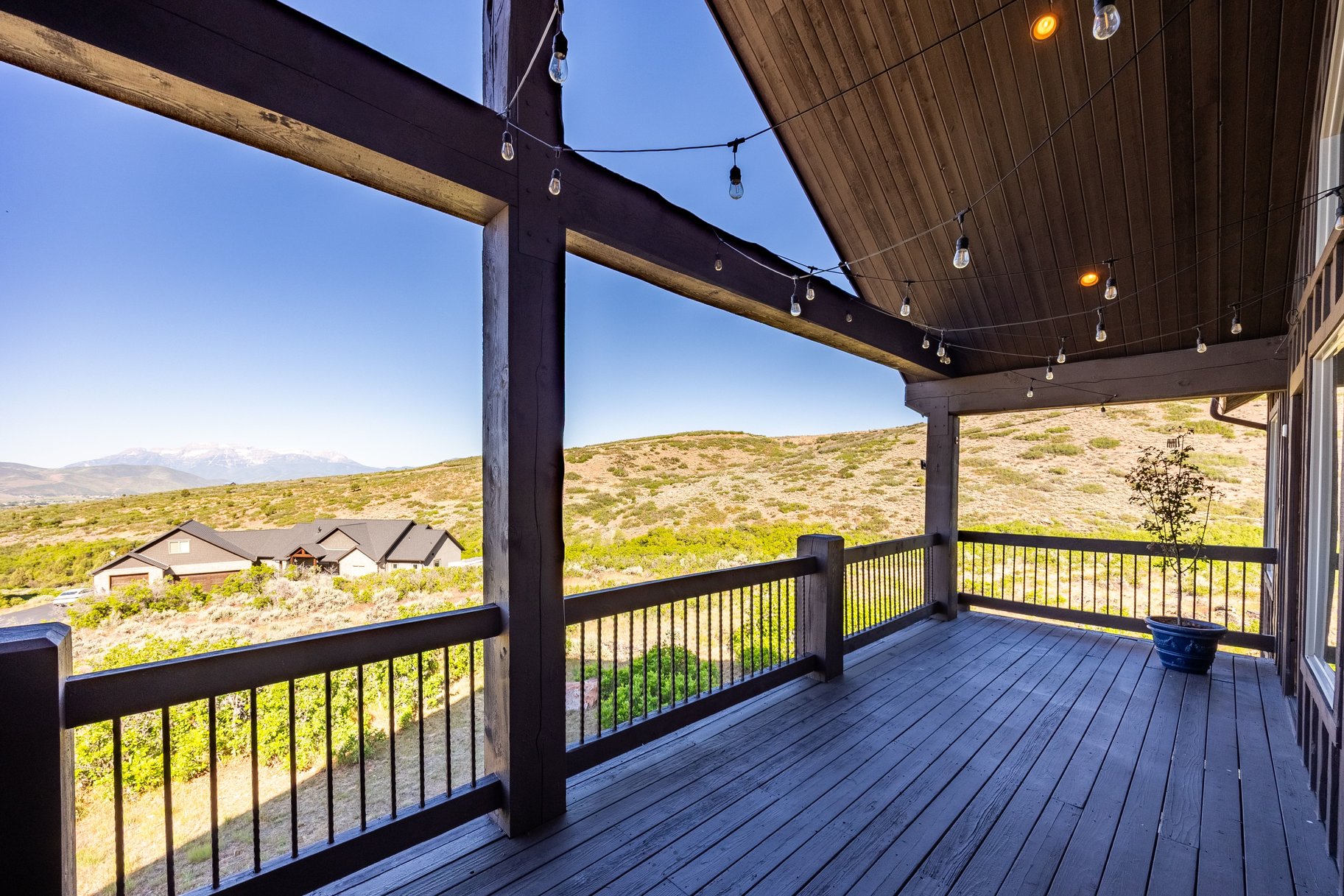  The Ultimate Multi-Generational Mountain Retreat Backing to 500 Acres of Open Sp - 物件實景