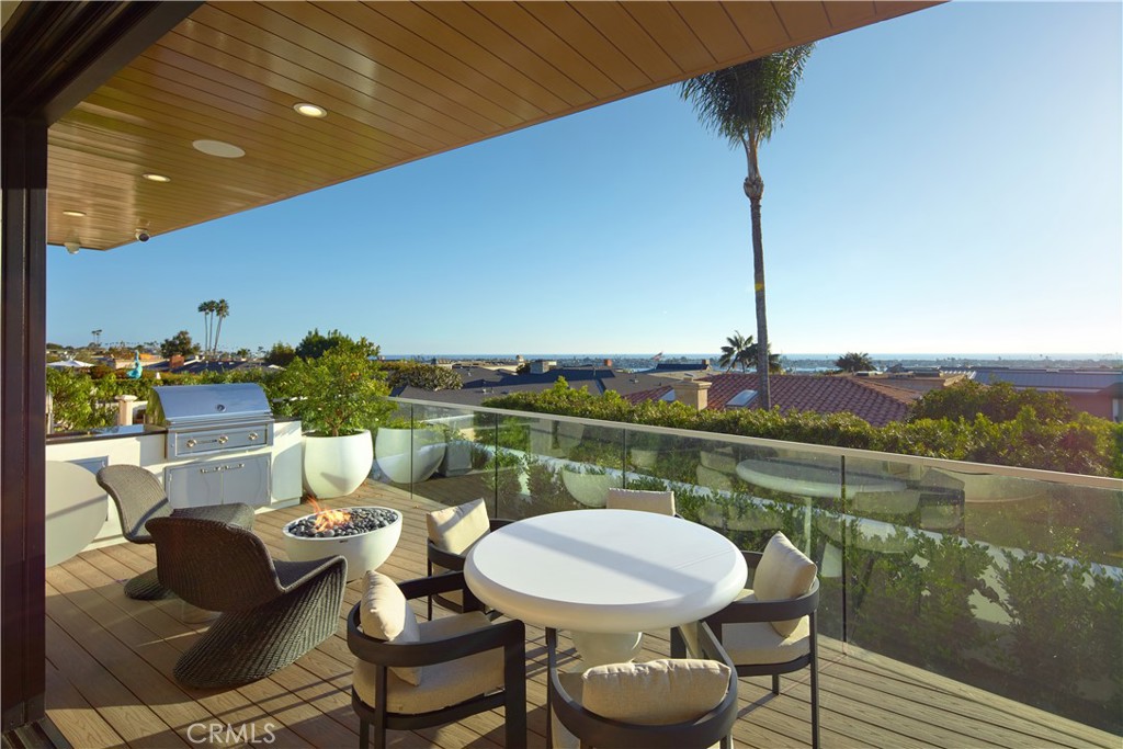 Corona del Mar, California, 92625, United States, 4 Bedrooms Bedrooms, ,5 BathroomsBathrooms,Residential,For Sale,1992054