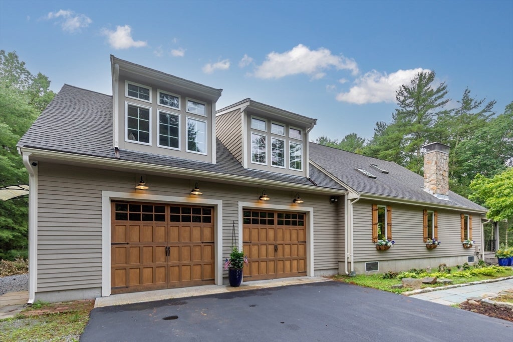 Kingston, Massachusetts, 02364, United States, 3 Bedrooms Bedrooms, ,2 BathroomsBathrooms,Residential,For Sale,1975778