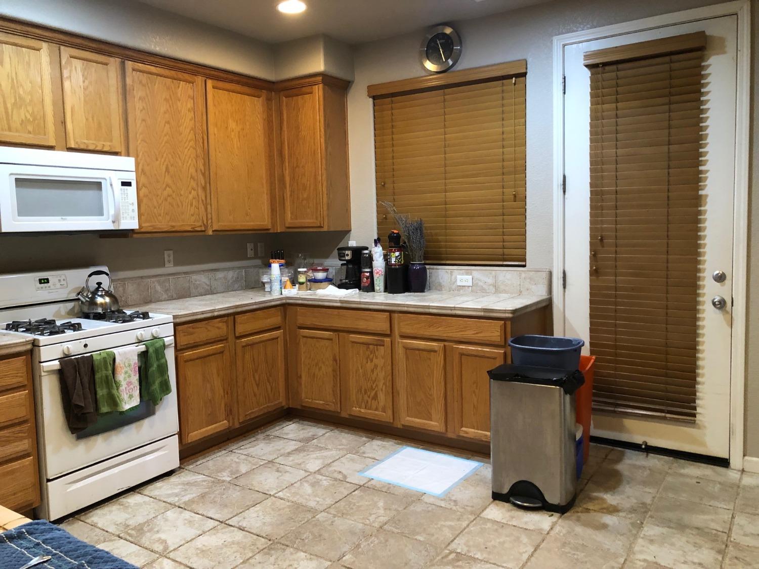 Yuba City, California, 95991-6934, United States, 6 Bedrooms Bedrooms, ,4 BathroomsBathrooms,Residential,For Sale,1849016