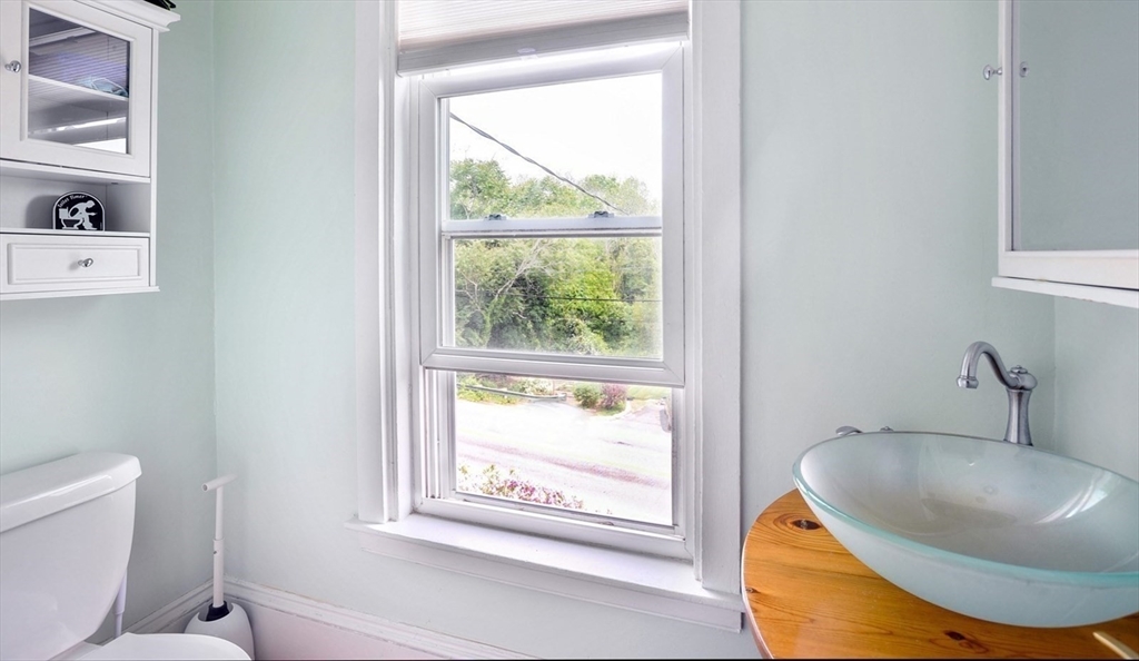 Hingham, Massachusetts, 02043, United States, 3 Bedrooms Bedrooms, ,2 BathroomsBathrooms,Residential,For Sale,1846481