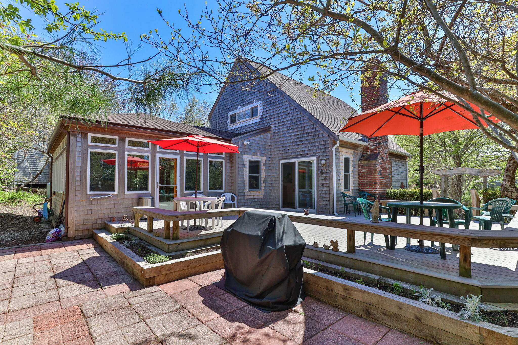 Near Beaches, Galleries & Trails — A Beautifully Updated Provincetown Home - 物件實景