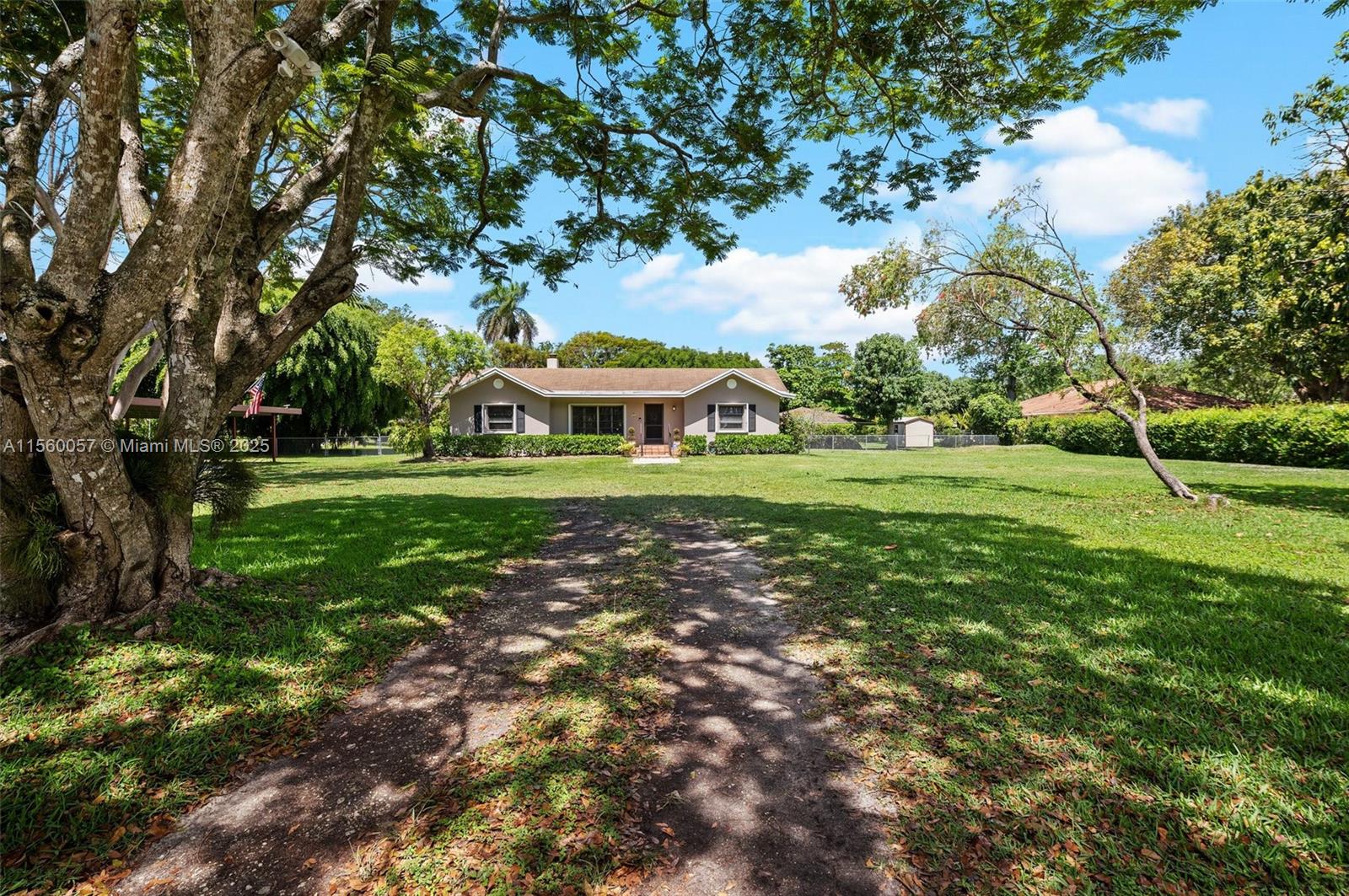 Pinecrest, Florida, 33156, United States, 2 Bedrooms Bedrooms, ,2 BathroomsBathrooms,Residential,For Sale,1885359