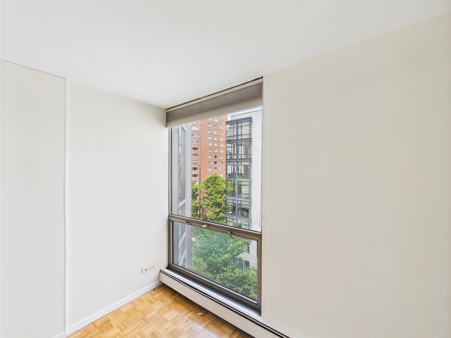 Chicago, Illinois, 60610, United States, 3 Bedrooms Bedrooms, ,2 BathroomsBathrooms,Residential,For Sale,1939067