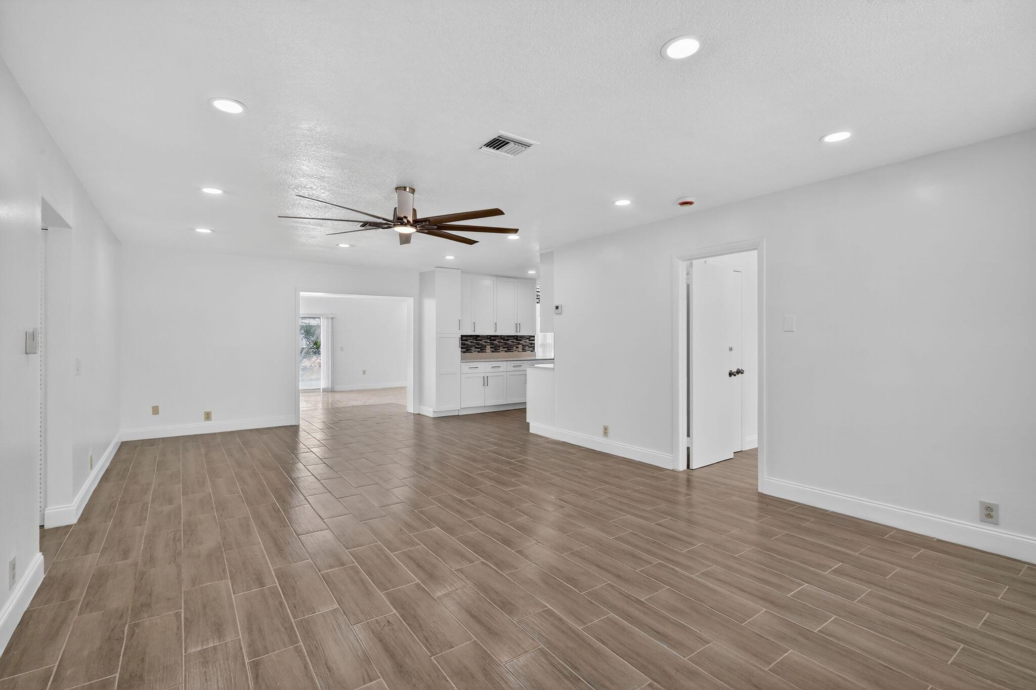 West Palm Beach, Florida, 33401, United States, 4 Bedrooms Bedrooms, ,2 BathroomsBathrooms,Residential,For Sale,1975982