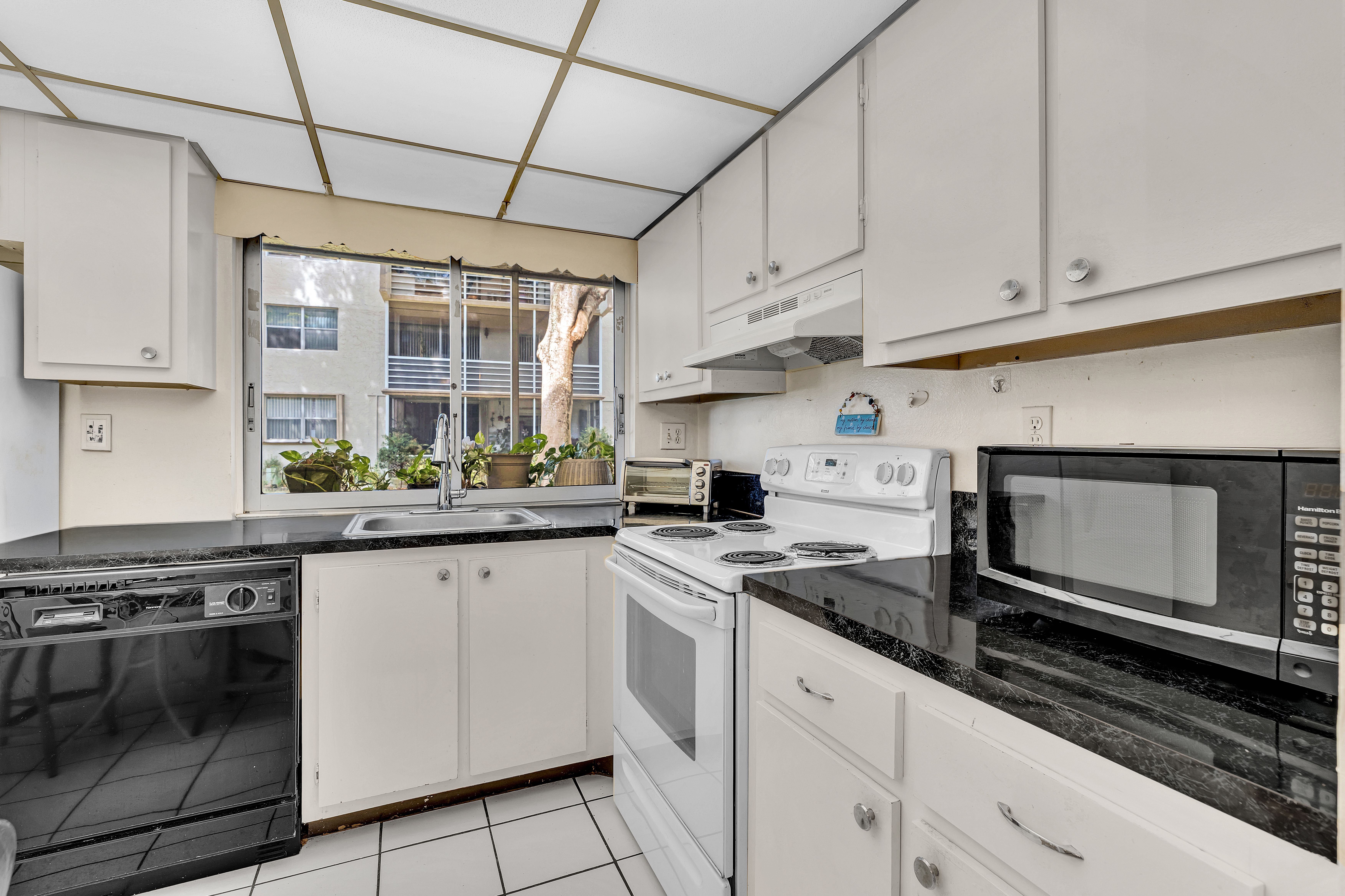  9360 Lime Bay Blvd, Tamarac, FL, 33321 - 物件實景