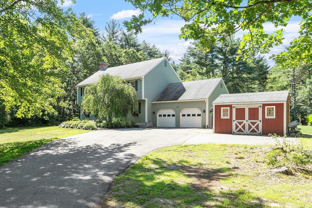 Lunenburg, Massachusetts, 01462, United States, 4 Bedrooms Bedrooms, ,3 BathroomsBathrooms,Residential,For Sale,1885321