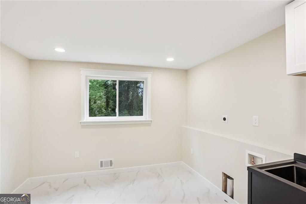 Atlanta, Georgia, 30316, United States, 4 Bedrooms Bedrooms, ,2 BathroomsBathrooms,Residential,For Sale,1953606