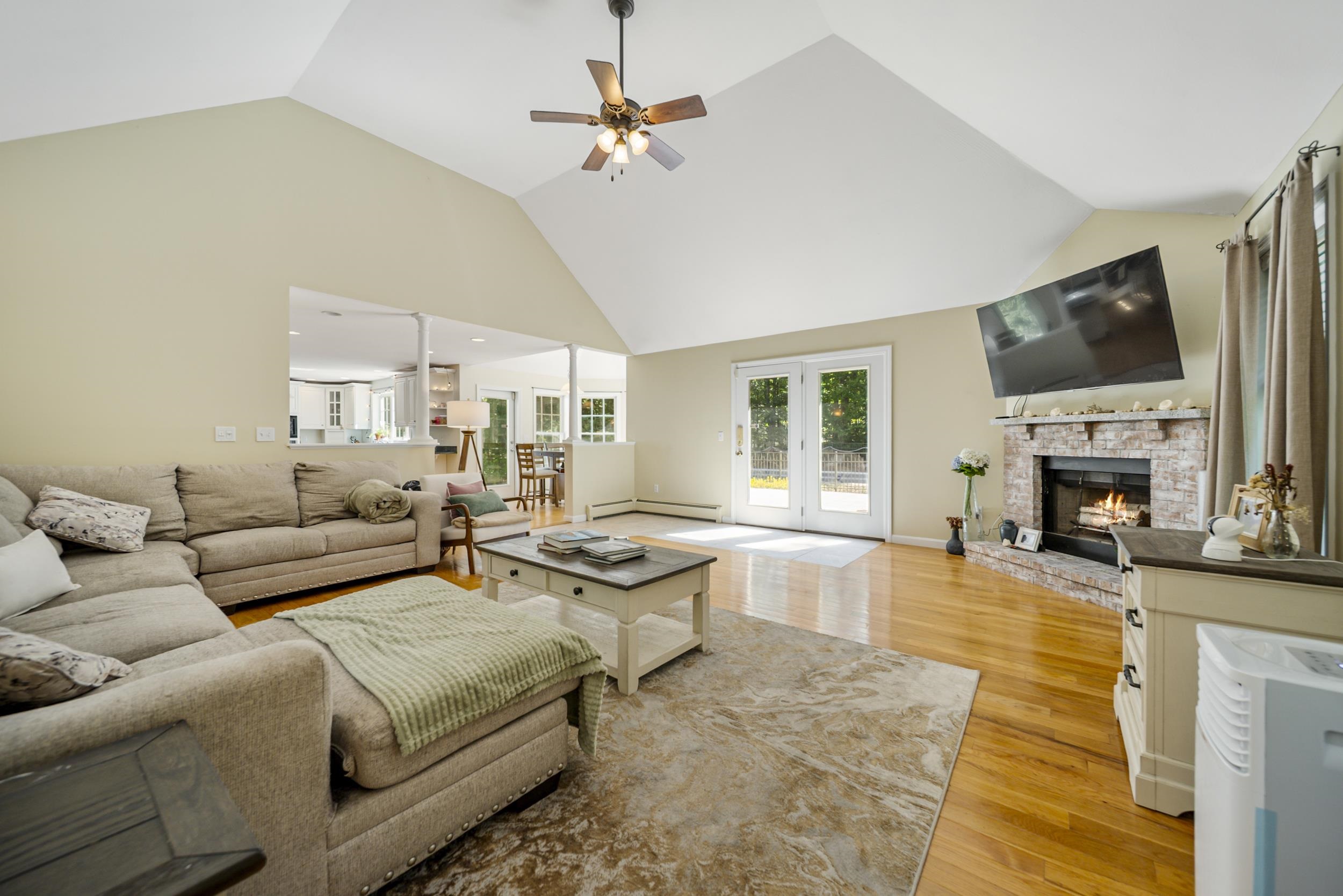 Goffstown, New Hampshire, 03045, United States, 4 Bedrooms Bedrooms, ,2 BathroomsBathrooms,Residential,For Sale,1873843