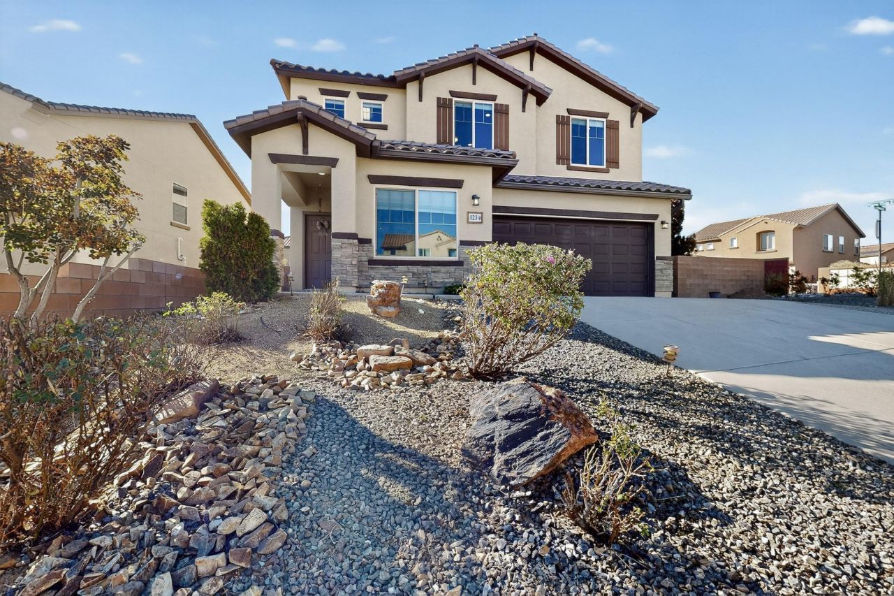 Rio Rancho, New Mexico, 87124, United States, 5 Bedrooms Bedrooms, ,3 BathroomsBathrooms,Residential,For Sale,1991836