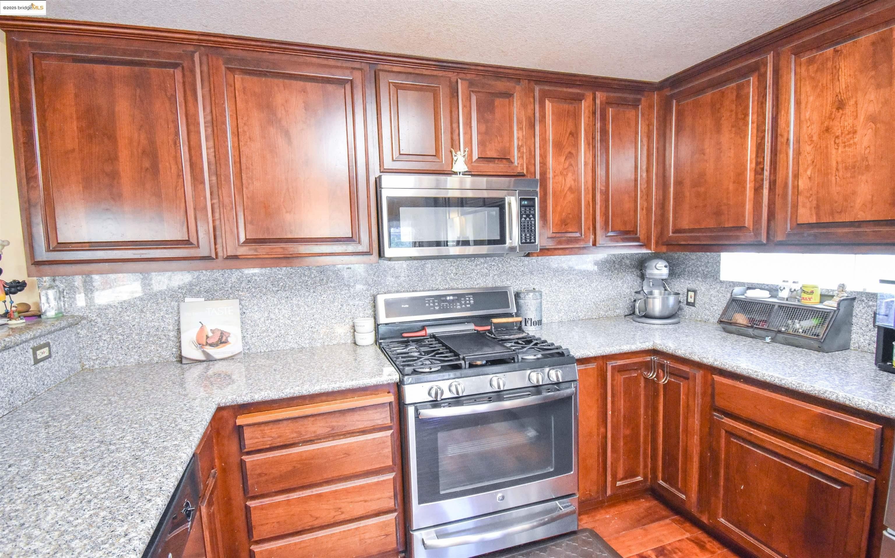 Jamestown, California, 95327, United States, 3 Bedrooms Bedrooms, ,2 BathroomsBathrooms,Residential,For Sale,1828112