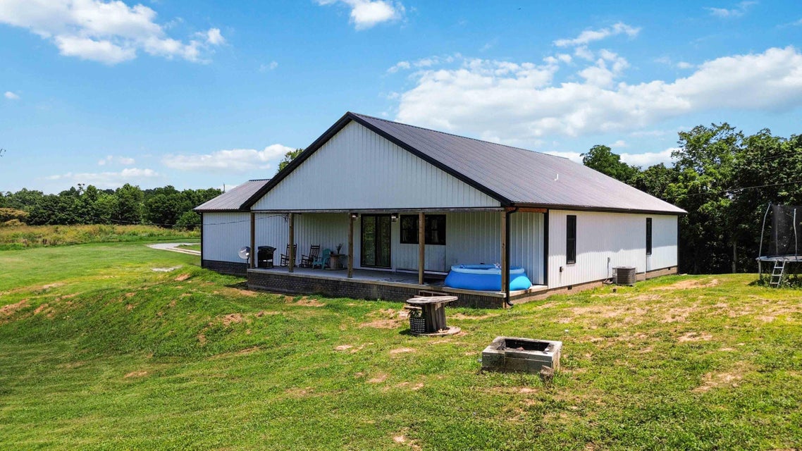 Stanford, Kentucky, 40484, United States, 4 Bedrooms Bedrooms, ,2 BathroomsBathrooms,Residential,For Sale,1916356
