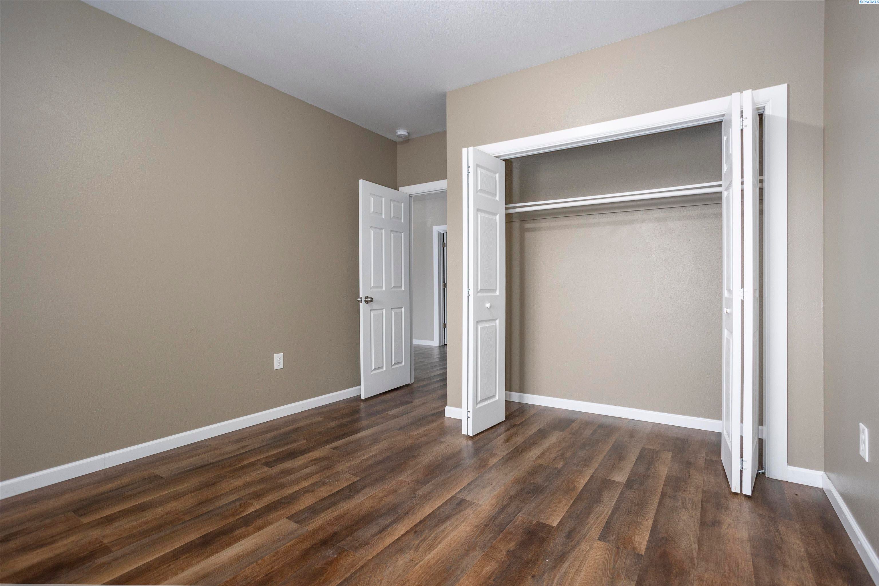 West Richland, Washington, 99353, United States, 5 Bedrooms Bedrooms, ,3 BathroomsBathrooms,Residential,For Sale,1923424