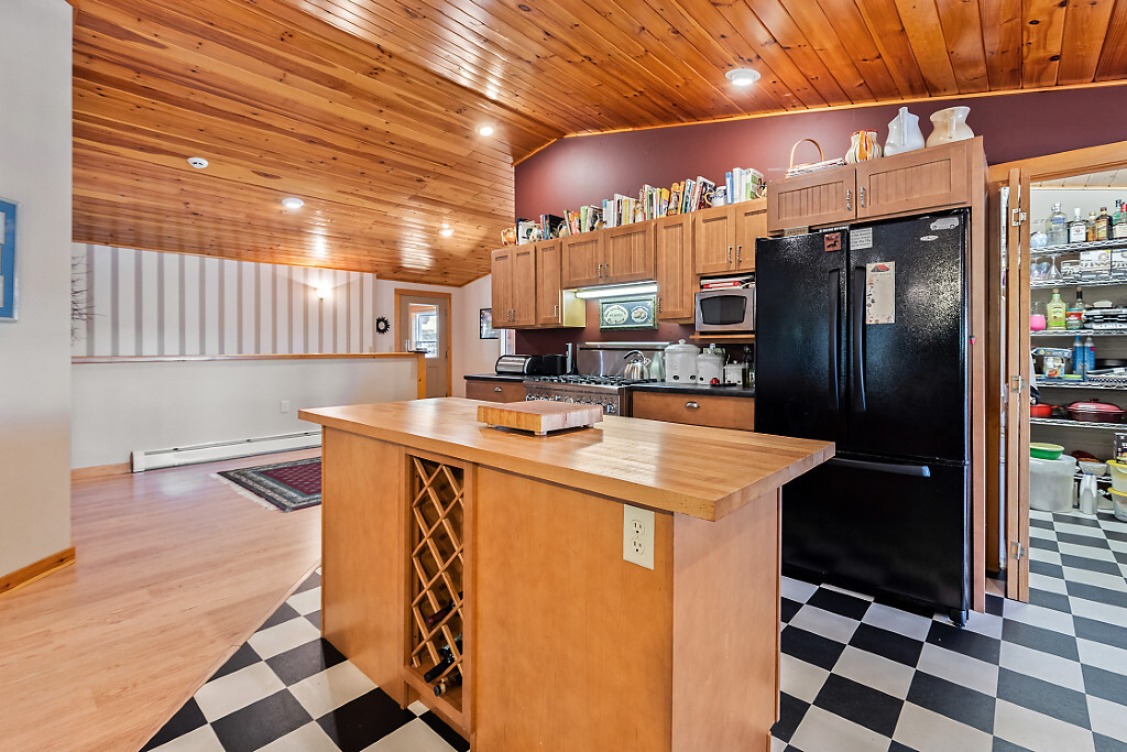 Smithfield, Maine, 04978, United States, 3 Bedrooms Bedrooms, ,4 BathroomsBathrooms,Residential,For Sale,1934236