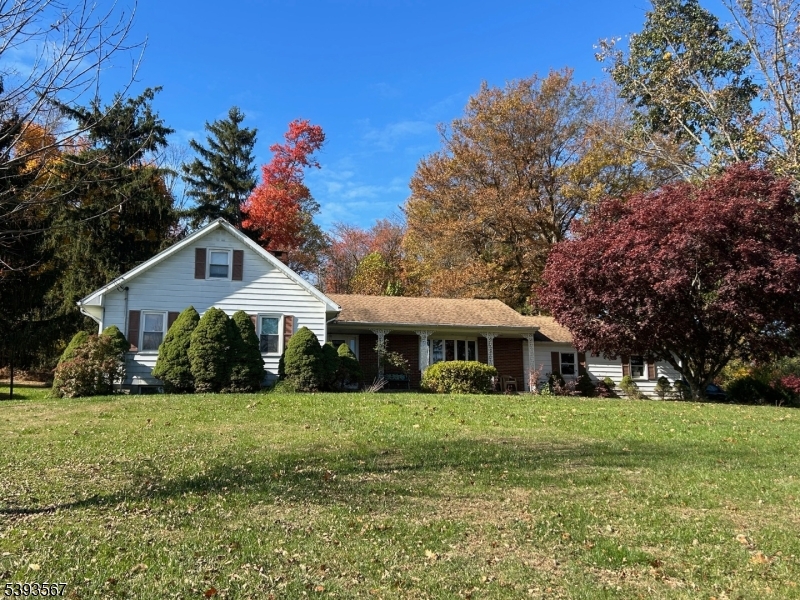Franklin Twp., New Jersey, 08867, United States, 4 Bedrooms Bedrooms, ,2 BathroomsBathrooms,Residential,For Sale,1985245