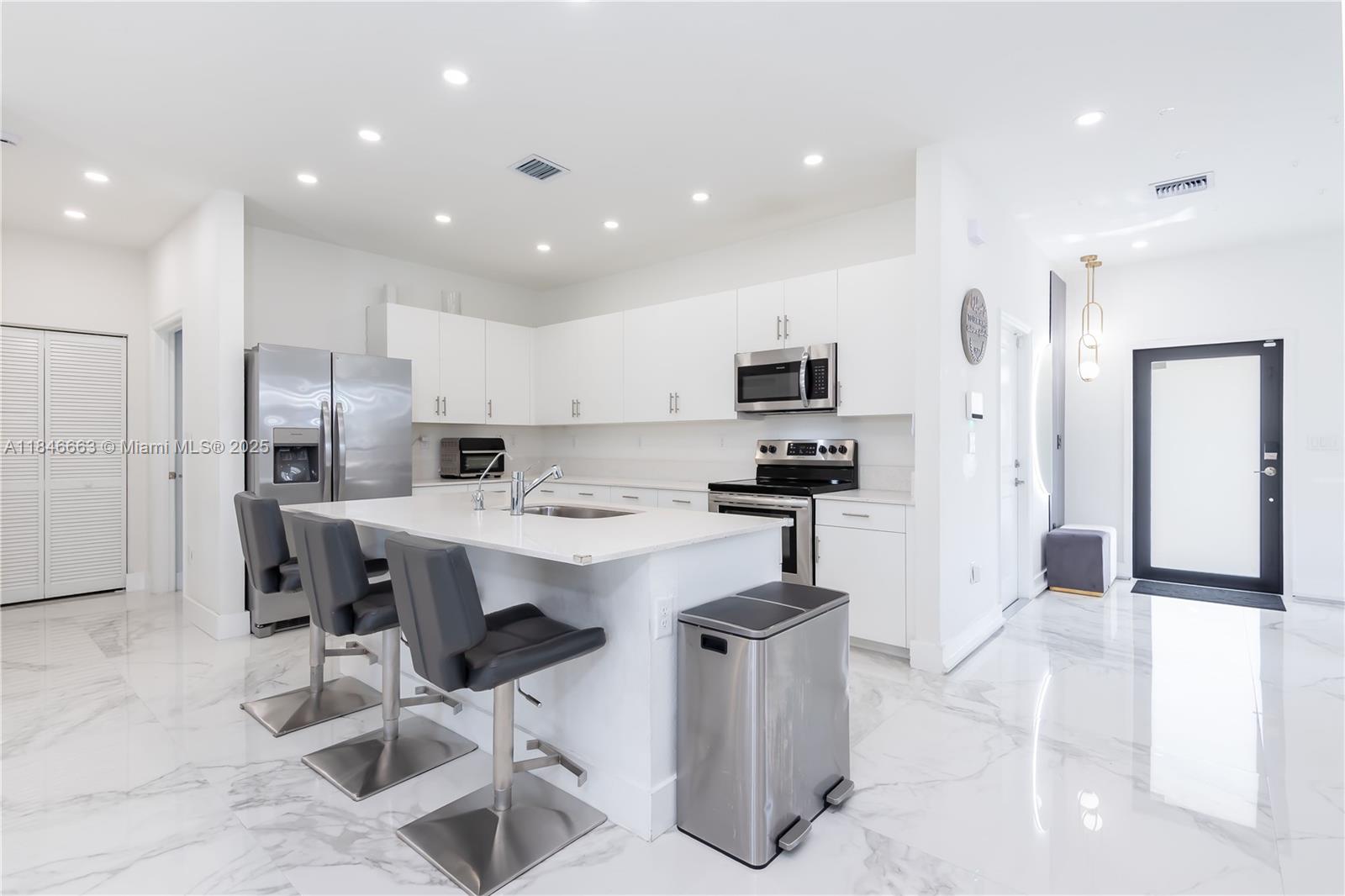 Homestead, Florida, 33032, United States, 5 Bedrooms Bedrooms, ,3 BathroomsBathrooms,Residential,For Sale,1900926