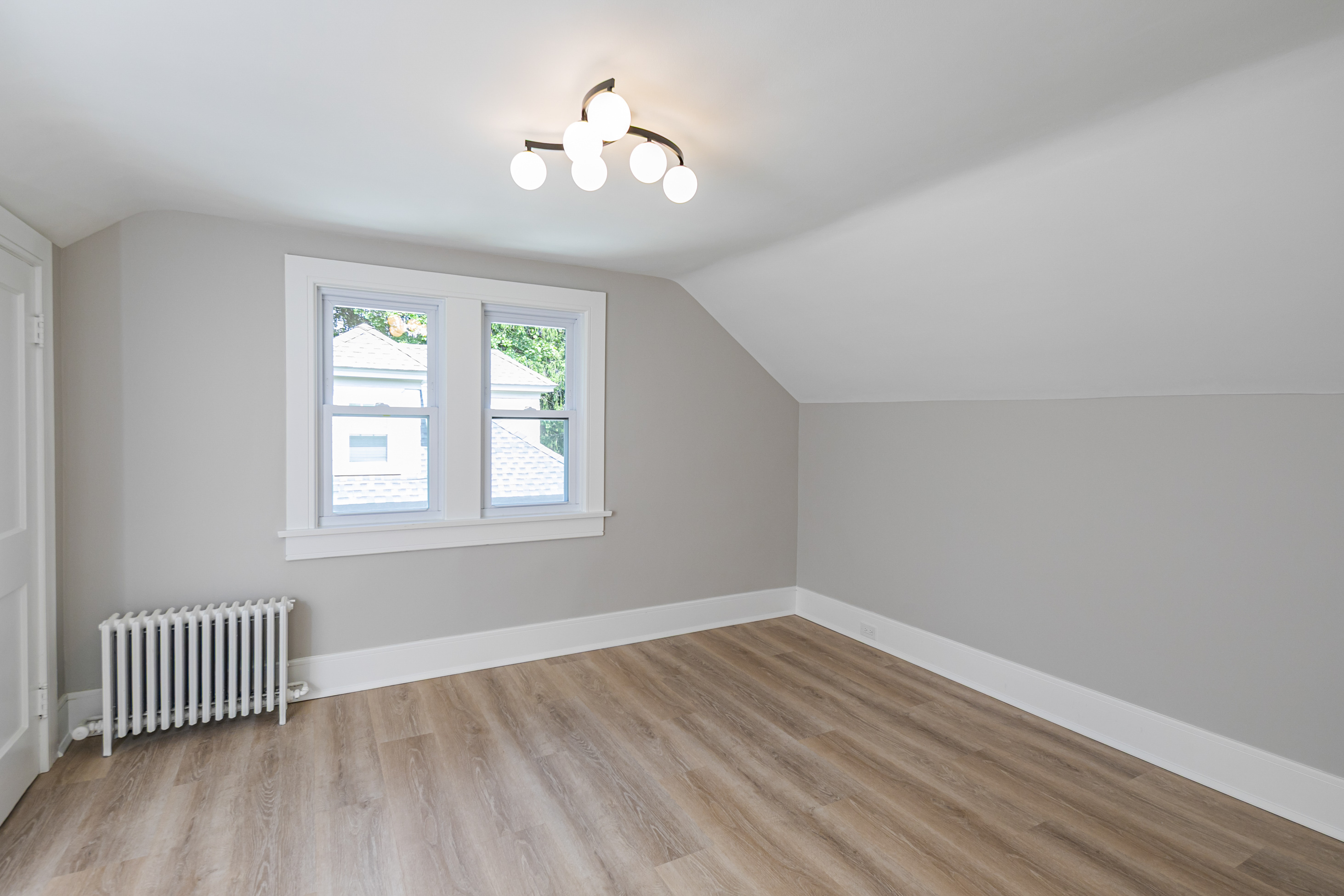 Smartly Updated Vintage Home with a Perfect Location - 物件實景