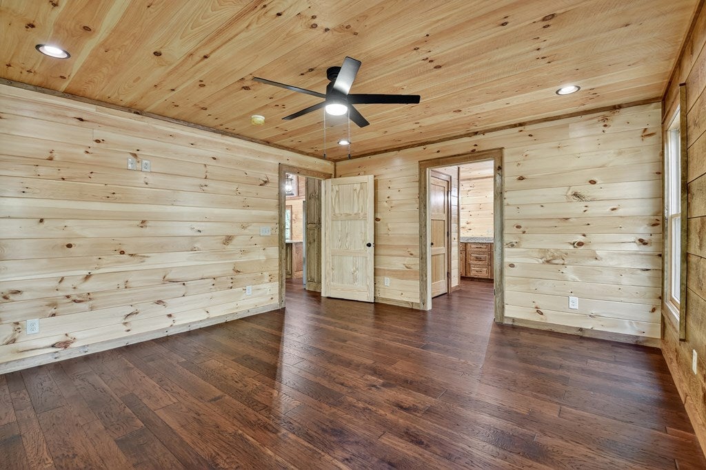 Mineral Bluff, Georgia, 30559, United States, 4 Bedrooms Bedrooms, ,3 BathroomsBathrooms,Residential,For Sale,1953348