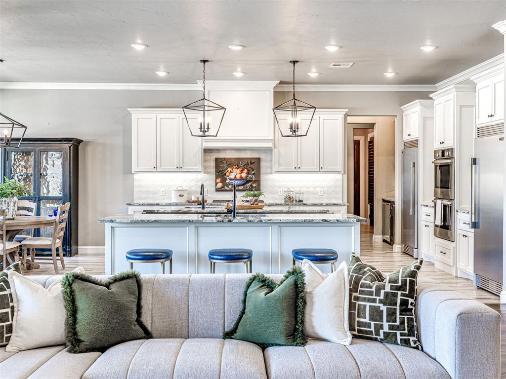 Arcadia, Oklahoma, 73007, United States, 4 Bedrooms Bedrooms, ,5 BathroomsBathrooms,Residential,For Sale,2034097