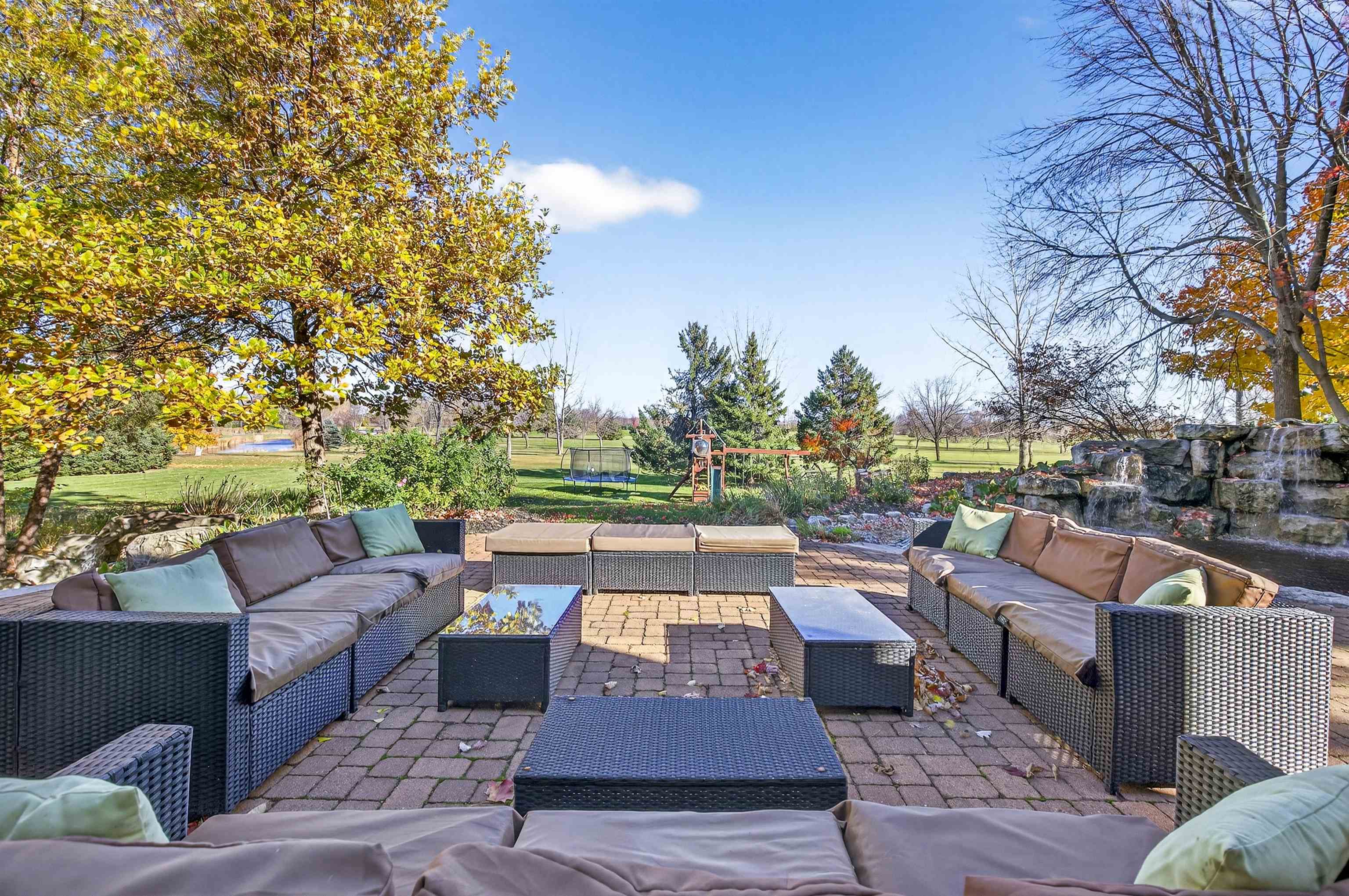 NEENAH, Wisconsin, 54956, United States, 5 Bedrooms Bedrooms, ,6 BathroomsBathrooms,Residential,For Sale,1992991