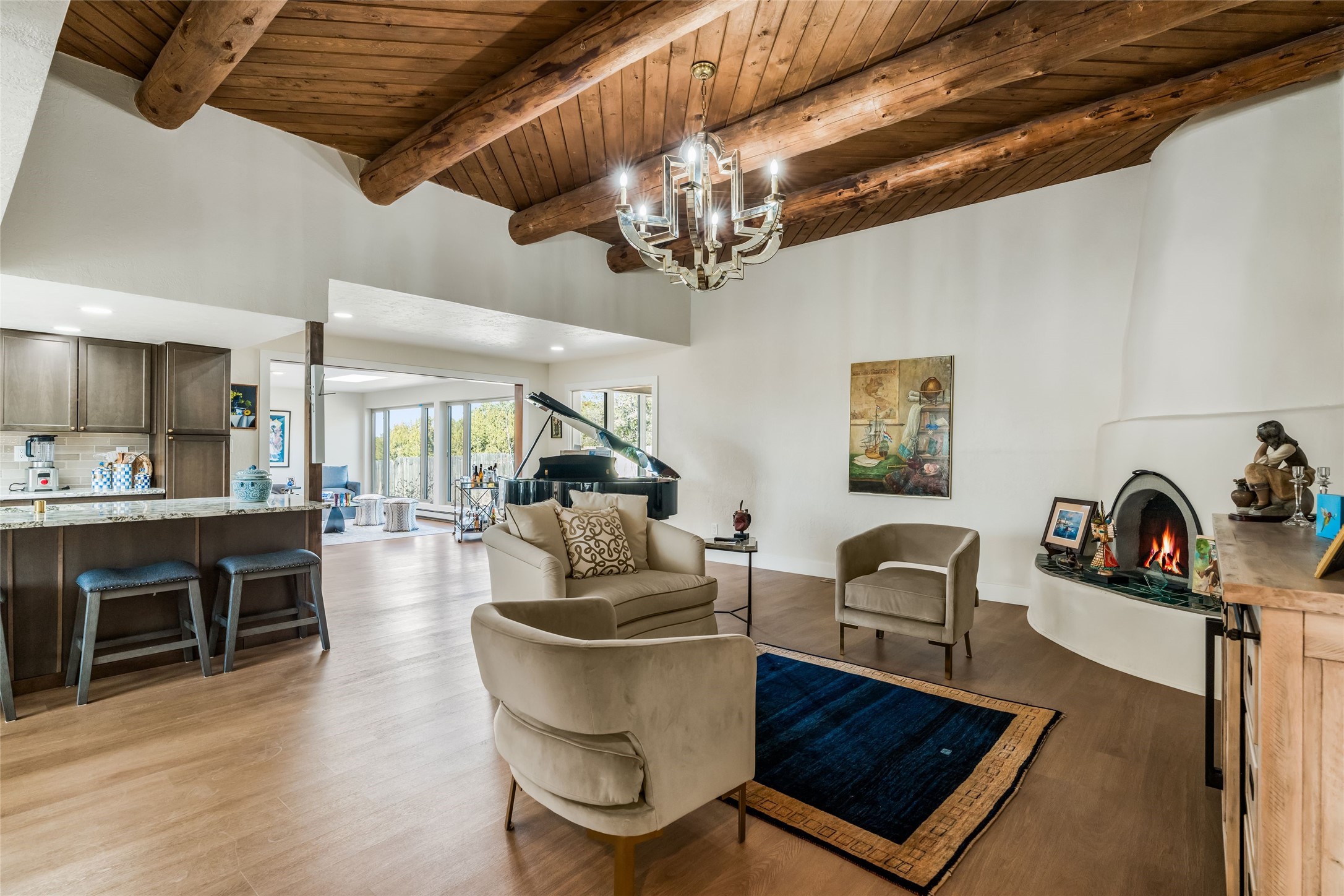  697 Calle Espejo - 物件實景