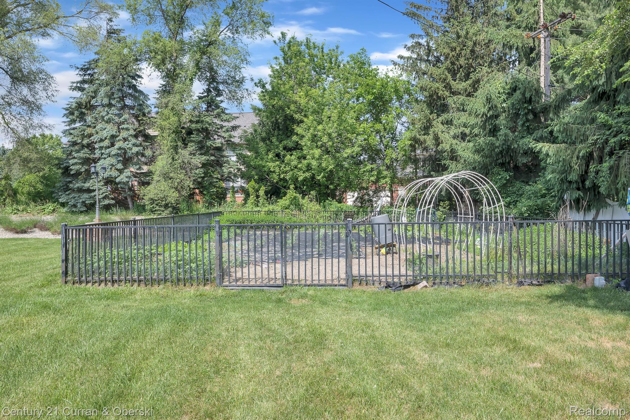 Northville Township, Michigan, 48168, United States, 7 Bedrooms Bedrooms, ,10 BathroomsBathrooms,Residential,For Sale,2006109