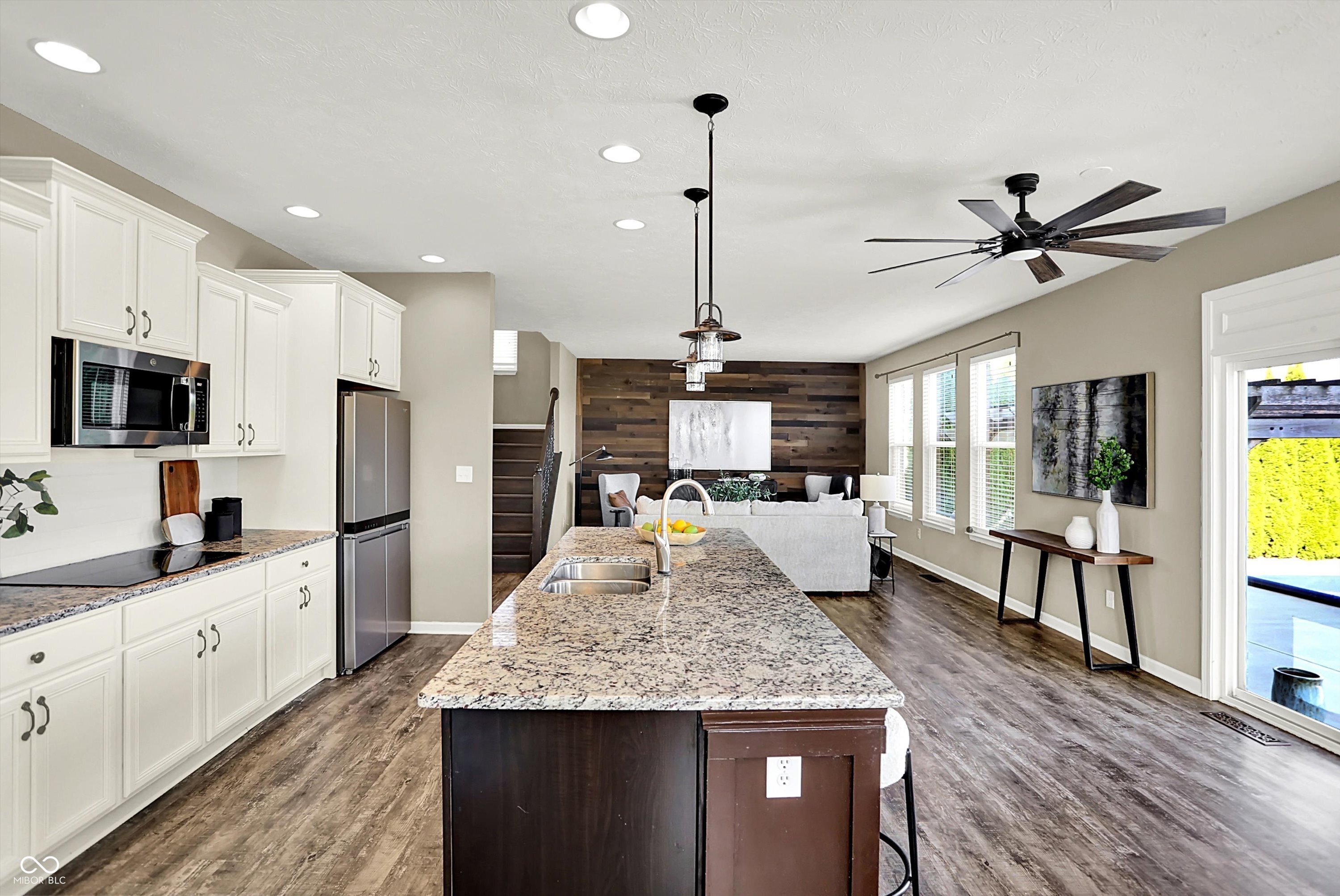 Bargersville, Indiana, 46106, United States, 5 Bedrooms Bedrooms, ,4 BathroomsBathrooms,Residential,For Sale,1975044