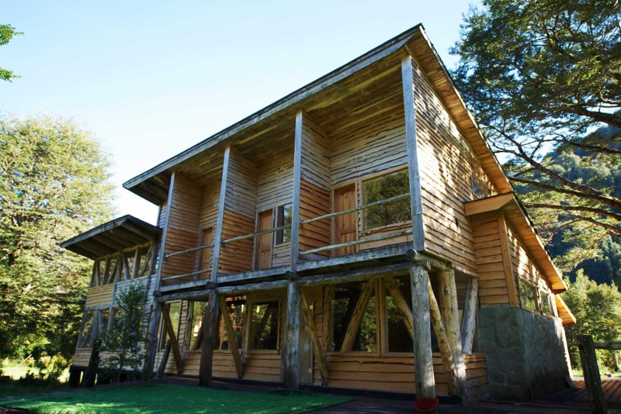  Lodge on 3 Hectares with 200 m of Cisnes Riverfront in the Aysén Region - 物件實景