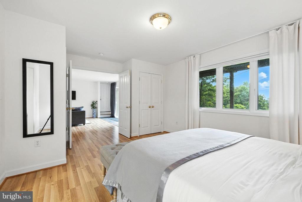 Chester Gap, Virginia, 22623, United States, 4 Bedrooms Bedrooms, ,4 BathroomsBathrooms,Residential,For Sale,1980820