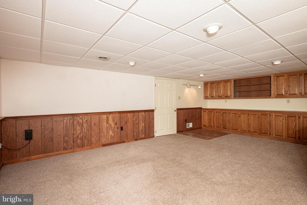 Reading, Pennsylvania, 19607, United States, 4 Bedrooms Bedrooms, ,4 BathroomsBathrooms,Residential,For Sale,1951295