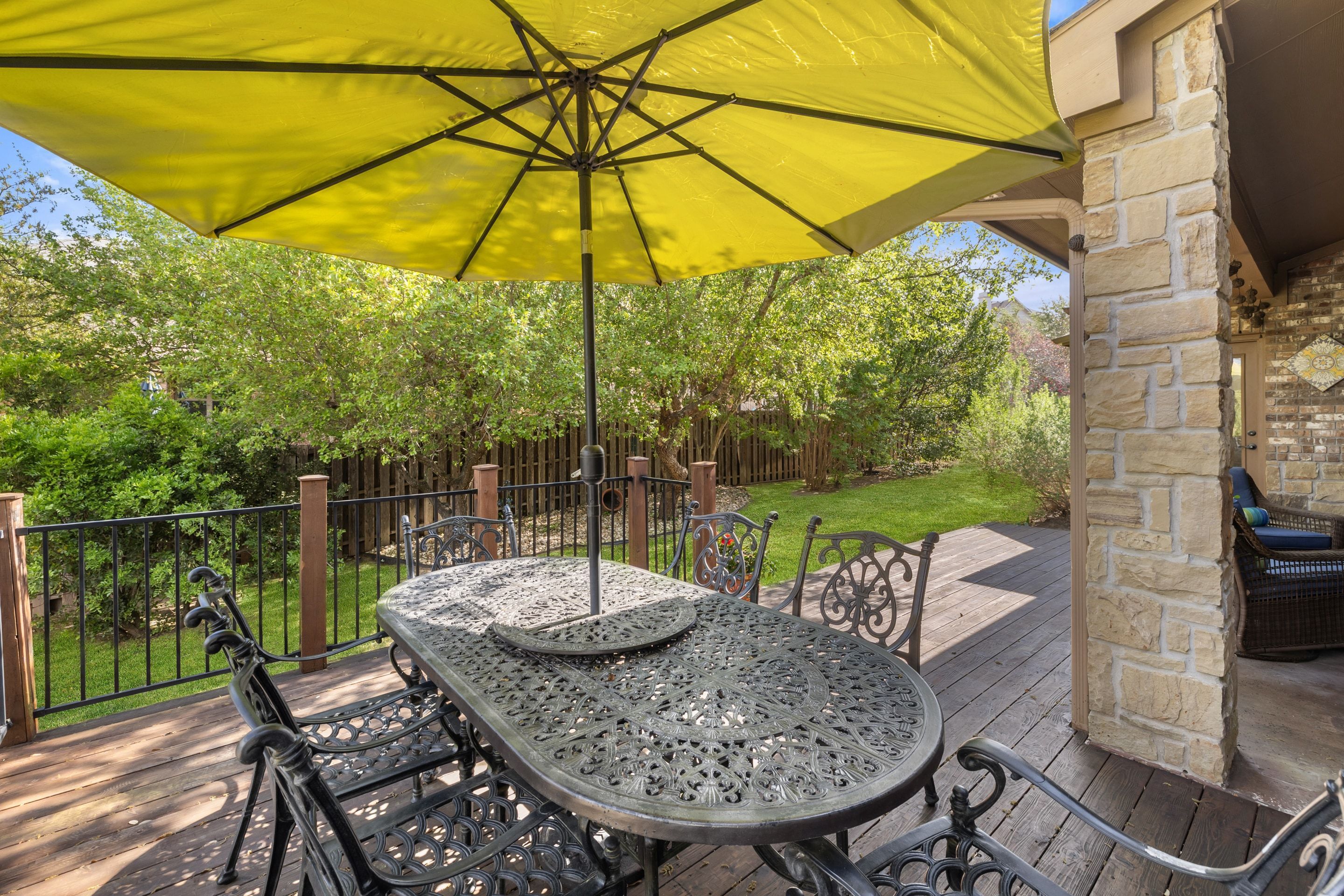  Refined Rocky Creek Living with Private Backyard Oasis - 物件實景