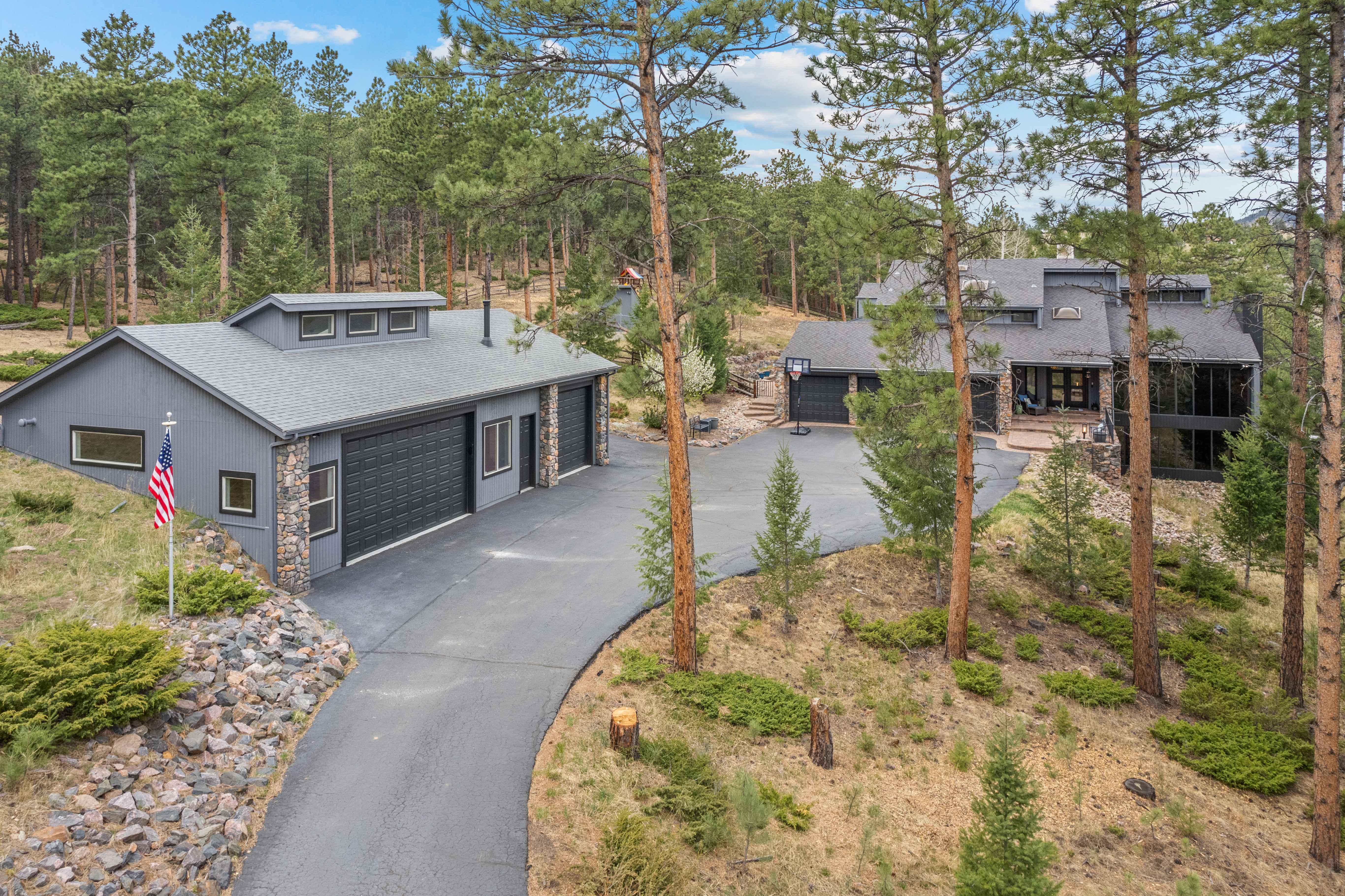  Discover the Pinnacle of Mountain Living at This Meticulously Reimagined Estate - 物件實景