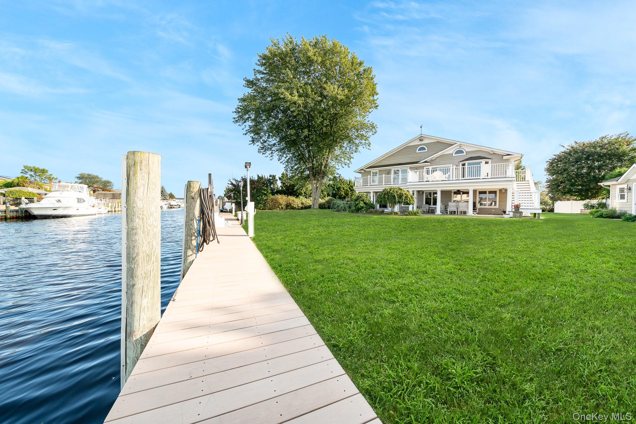 West Islip, New York, 11795, United States, 5 Bedrooms Bedrooms, ,5 BathroomsBathrooms,Residential,For Sale,1943882