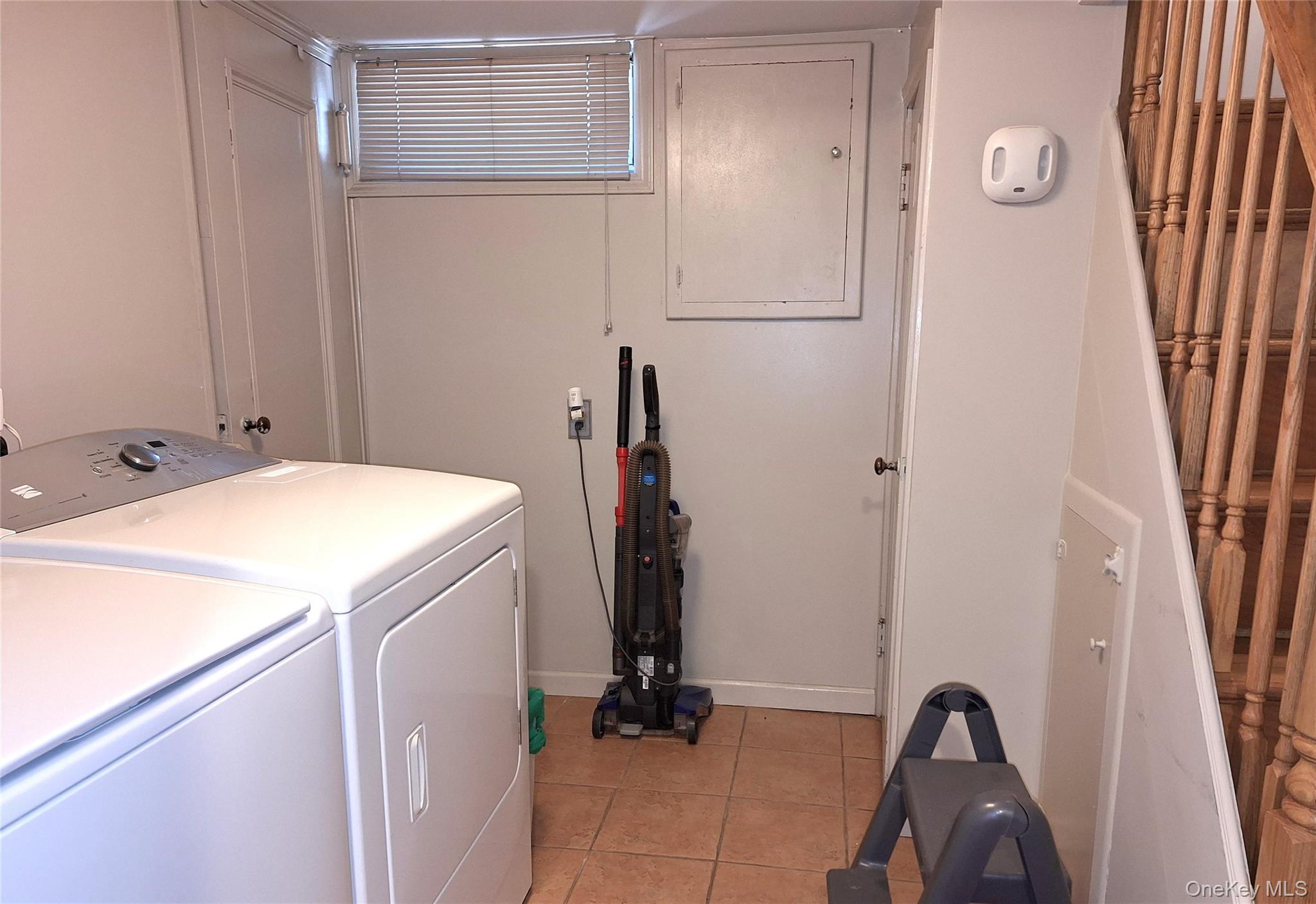 Woodhaven, New York, 11421, United States, 4 Bedrooms Bedrooms, ,2 BathroomsBathrooms,Residential,For Sale,2048228