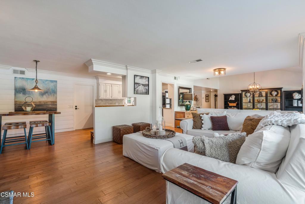 Simi Valley, California, 93065, United States, 4 Bedrooms Bedrooms, ,3 BathroomsBathrooms,Residential,For Sale,1941283