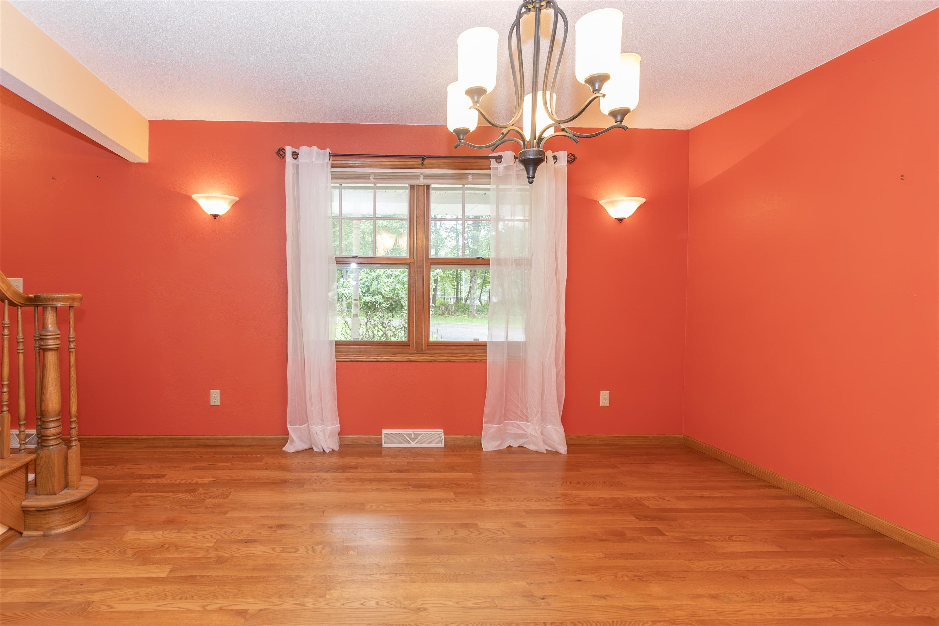 WAUPACA, Wisconsin, 54981, United States, 4 Bedrooms Bedrooms, ,3 BathroomsBathrooms,Residential,For Sale,1913222
