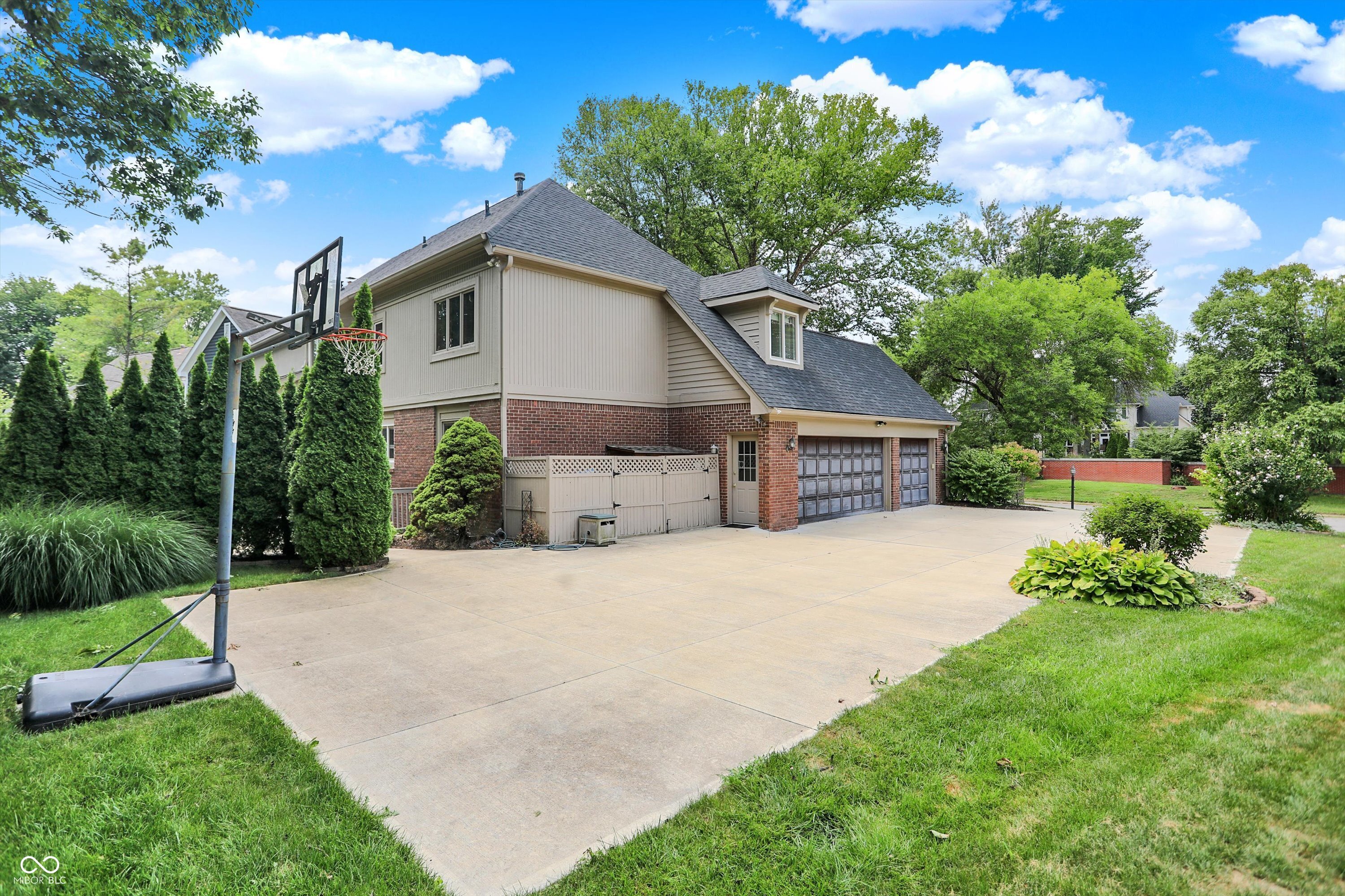 Indianapolis, Indiana, 46236, United States, 4 Bedrooms Bedrooms, ,4 BathroomsBathrooms,Residential,For Sale,1937077