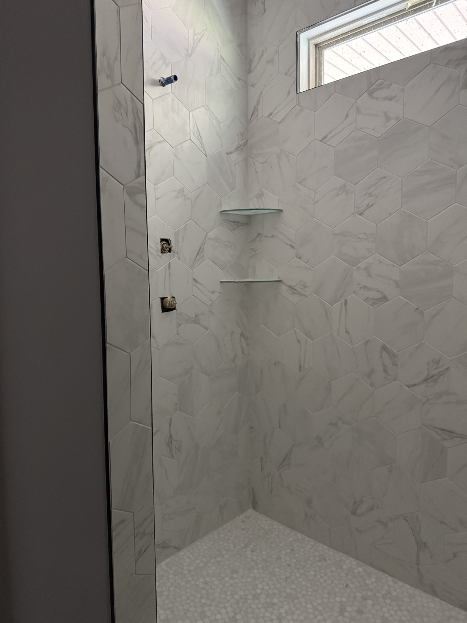 Clarksville, Tennessee, 37042, United States, 3 Bedrooms Bedrooms, ,4 BathroomsBathrooms,Residential,For Sale,2006024