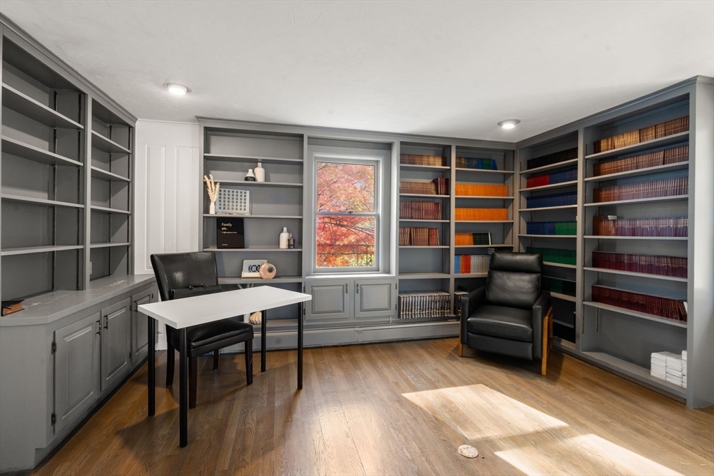 Walpole, Massachusetts, 02081, United States, 4 Bedrooms Bedrooms, ,4 BathroomsBathrooms,Residential,For Sale,1987866