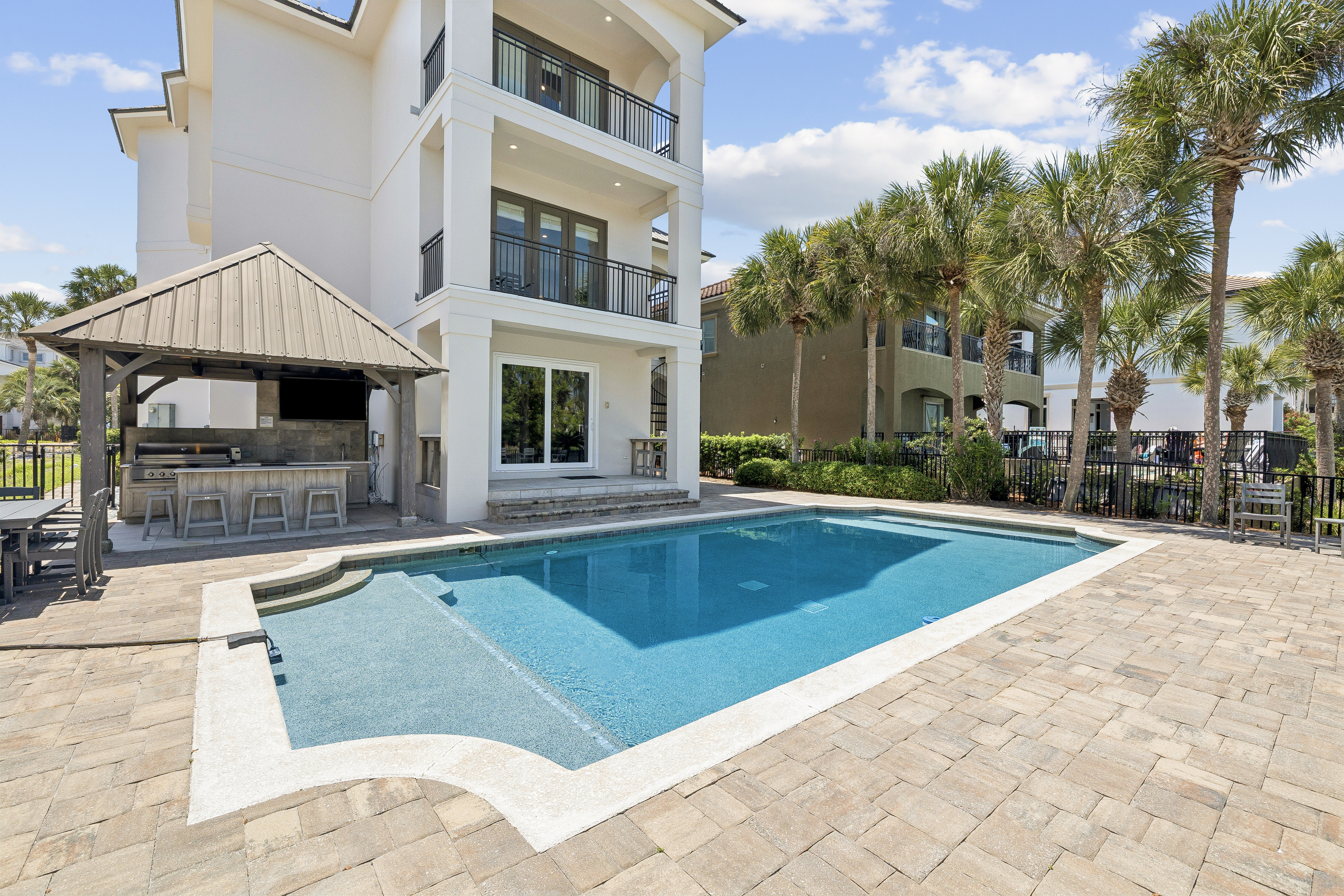  Extraordinary Gulf-View Estate  Heated Pool, Elevator & Multiple Living Areas - 物件實景
