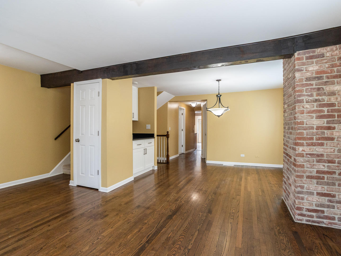 Evanston, Illinois, 60201, United States, 5 Bedrooms Bedrooms, ,3 BathroomsBathrooms,Residential,For Sale,1908877