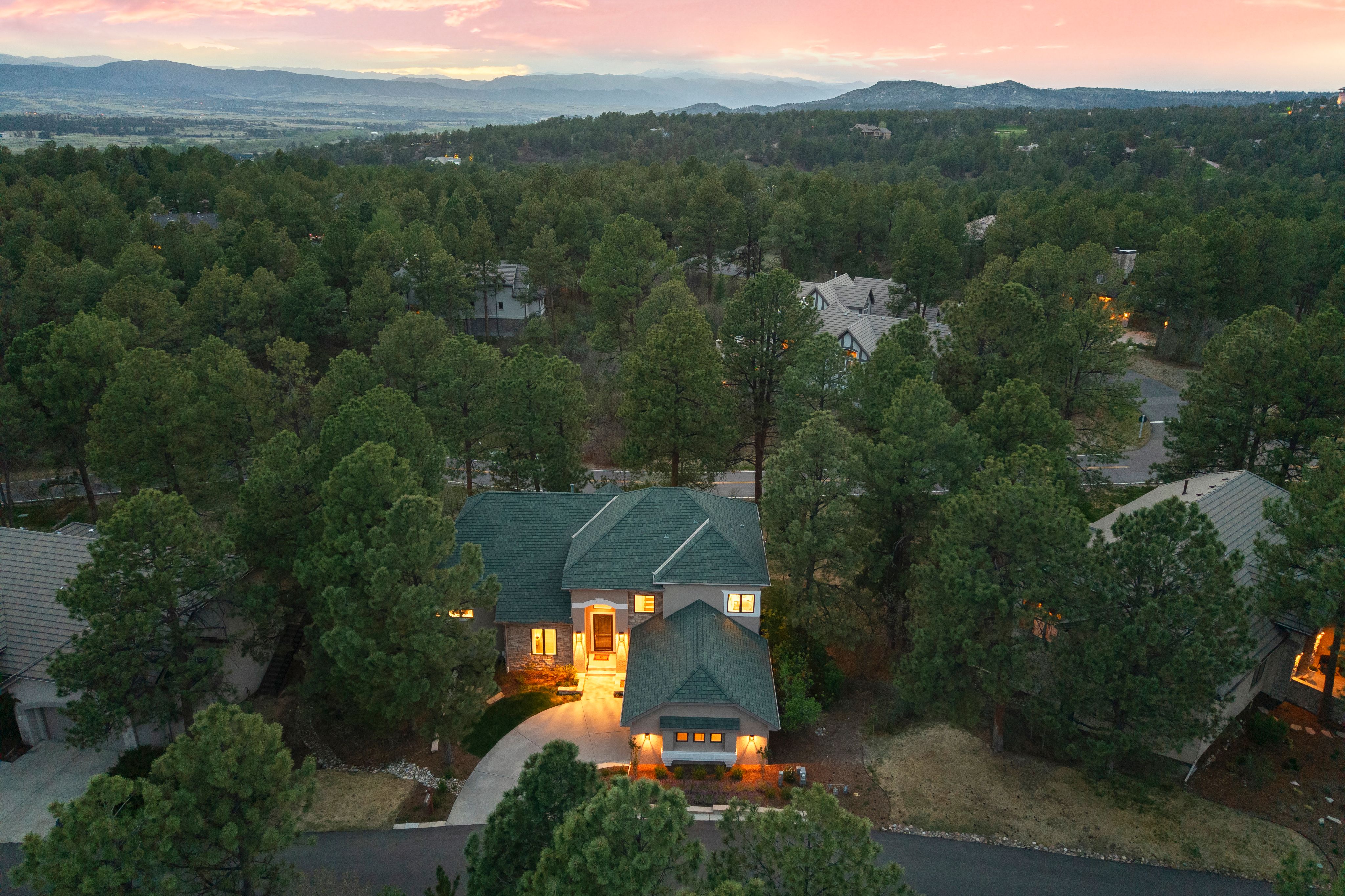  Completely Reimagined - Full-Scale Reconstruction Home In Gated Castle Pines - 物件實景