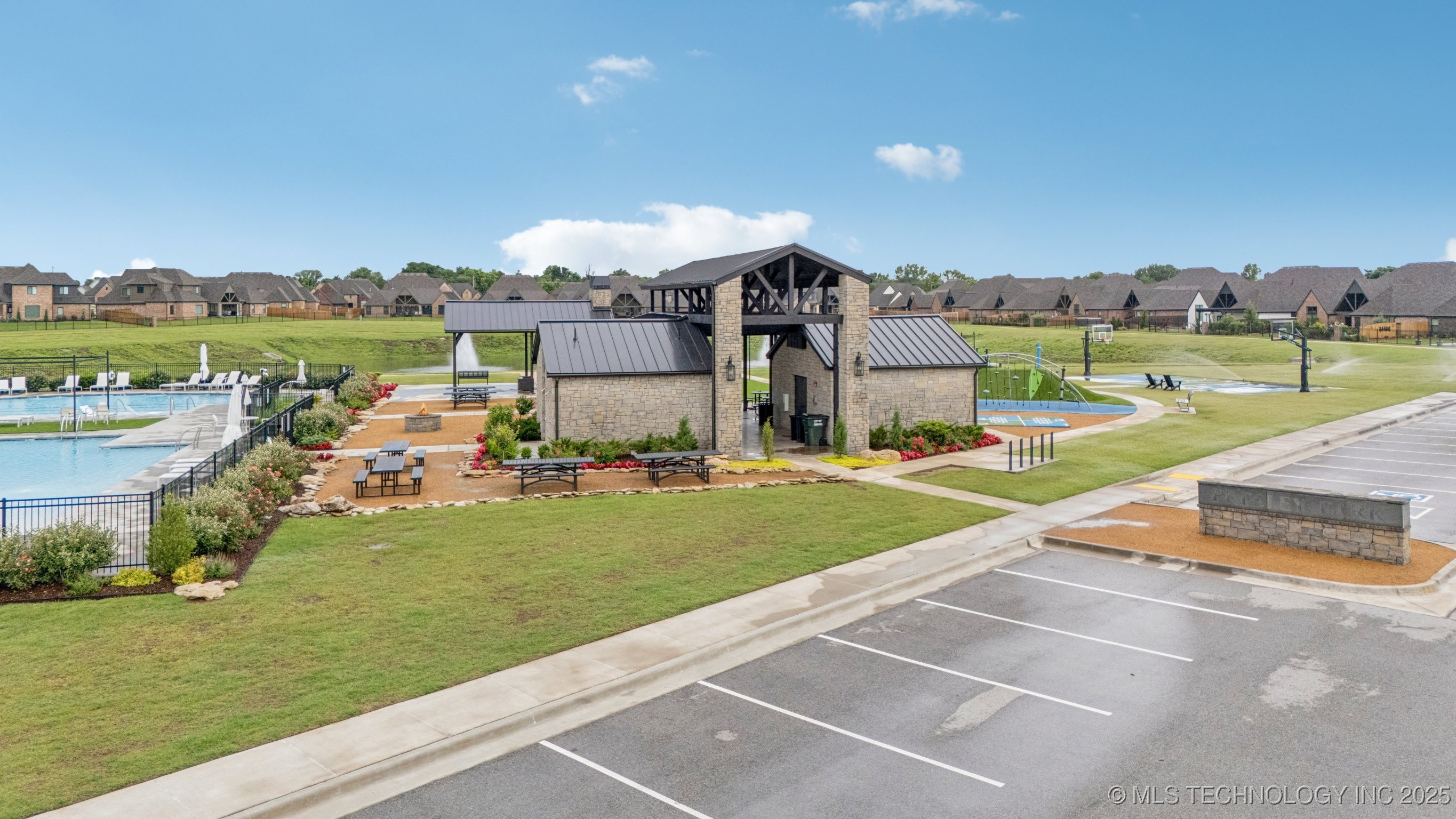 Owasso, Oklahoma, 74055, United States, 3 Bedrooms Bedrooms, ,3 BathroomsBathrooms,Residential,For Sale,1867653