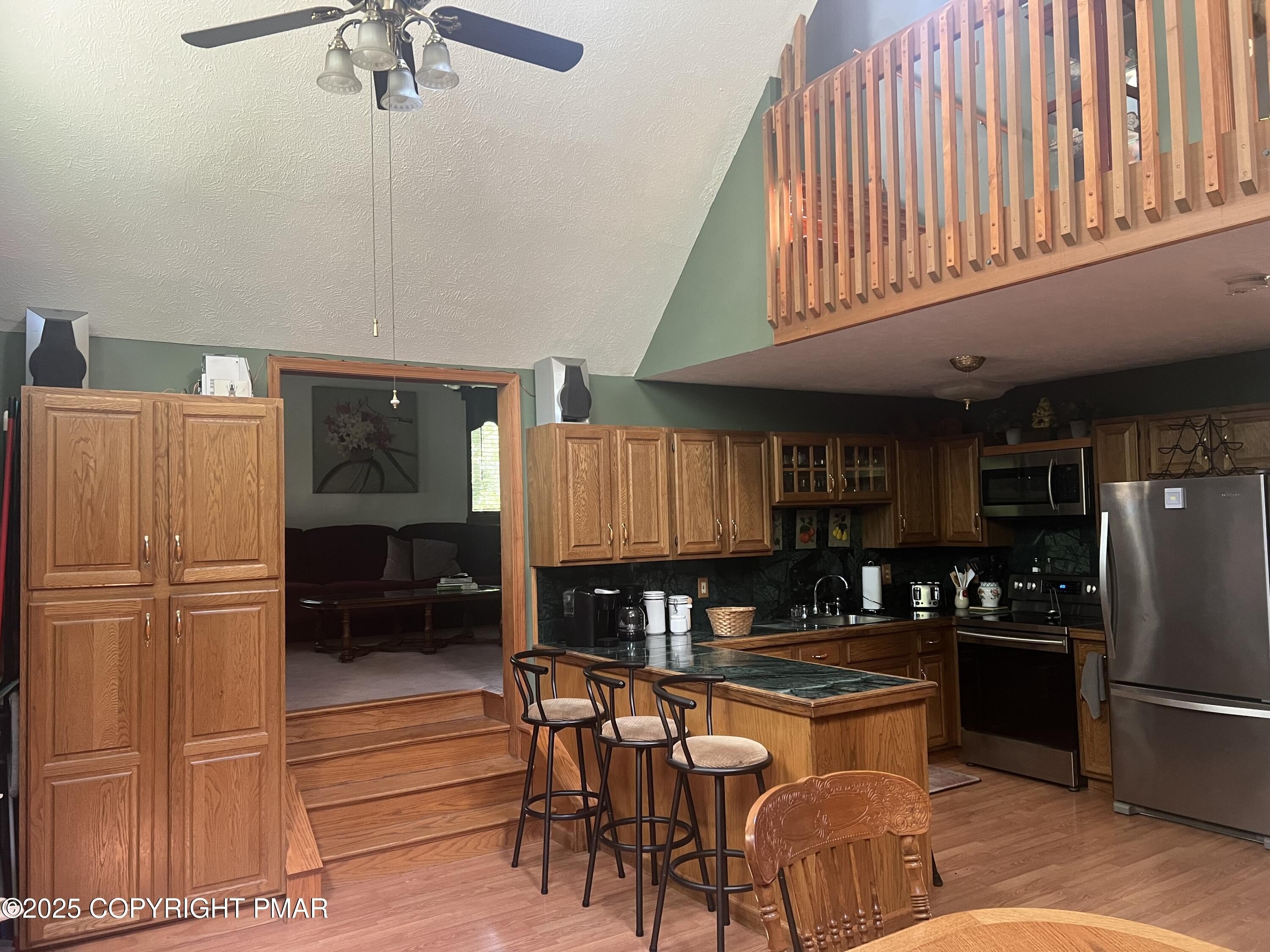 Blakeslee, Pennsylvania, 18610, United States, 4 Bedrooms Bedrooms, ,3 BathroomsBathrooms,Residential,For Sale,1982543