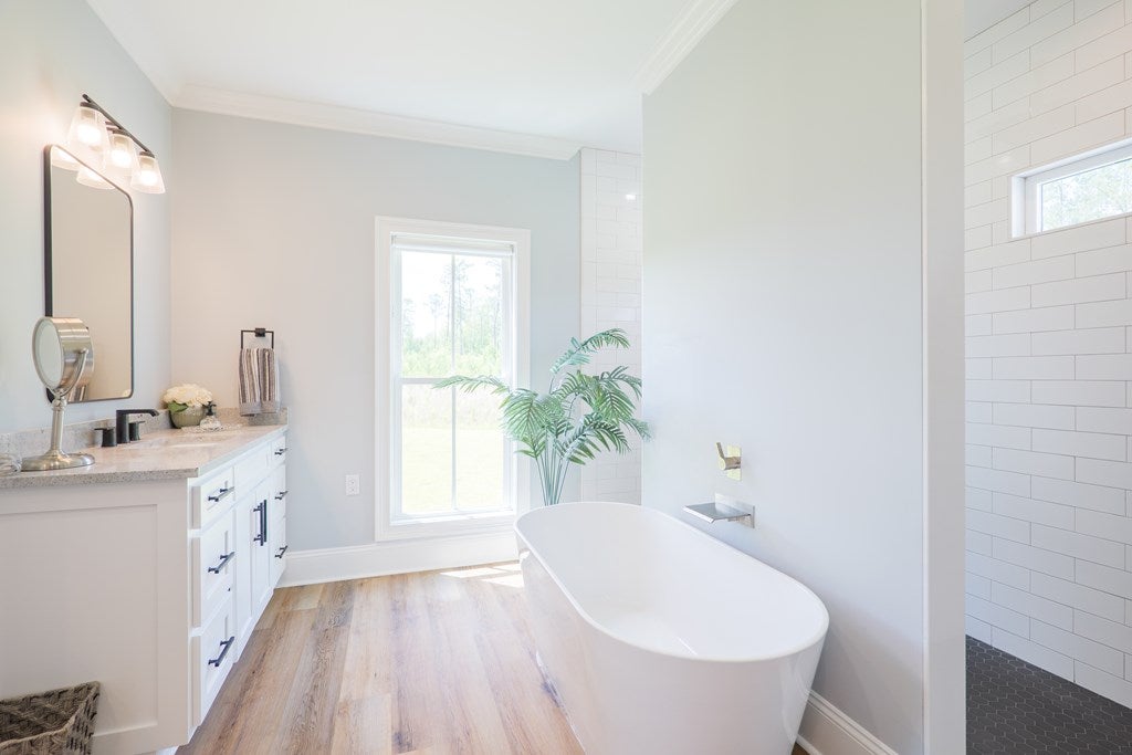 Valdosta, Georgia, 31601, United States, 4 Bedrooms Bedrooms, ,5 BathroomsBathrooms,Residential,For Sale,1991156