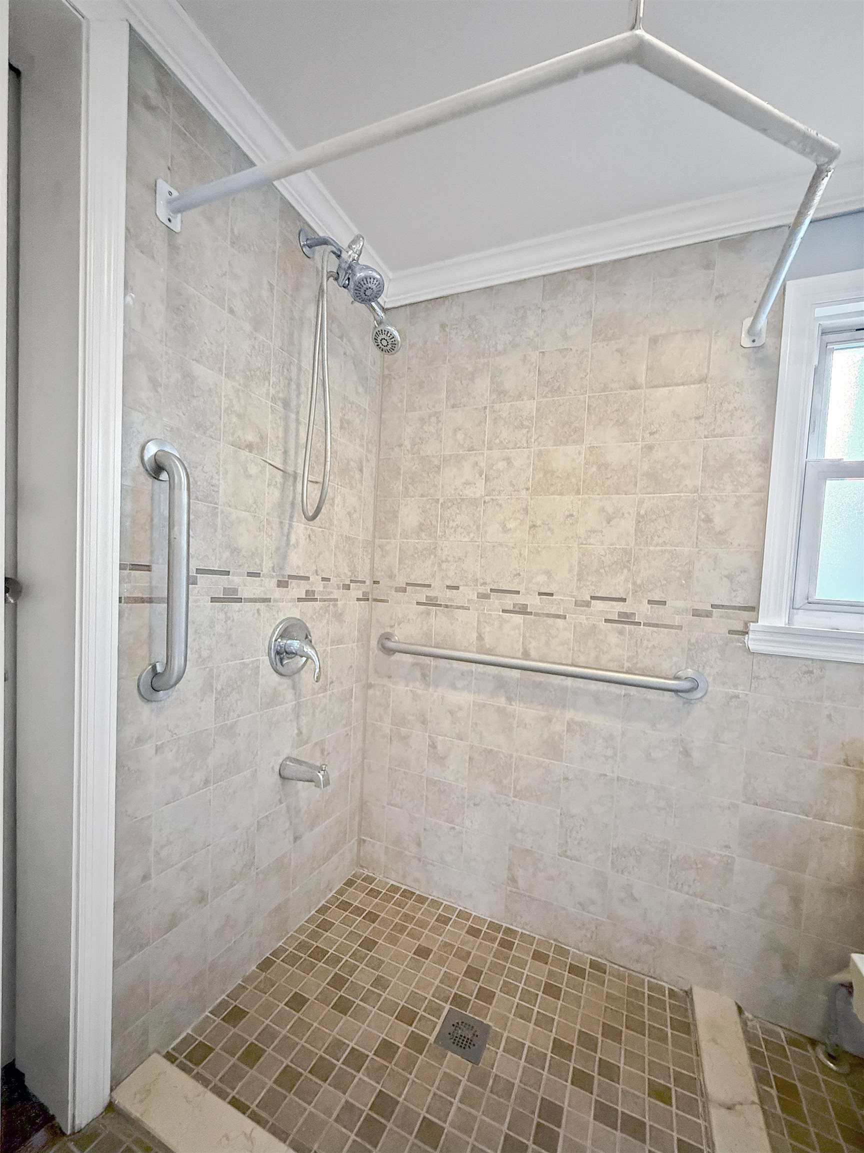 Jersey City, New Jersey, 07304, United States, 3 Bedrooms Bedrooms, ,2 BathroomsBathrooms,Residential,For Sale,1916794