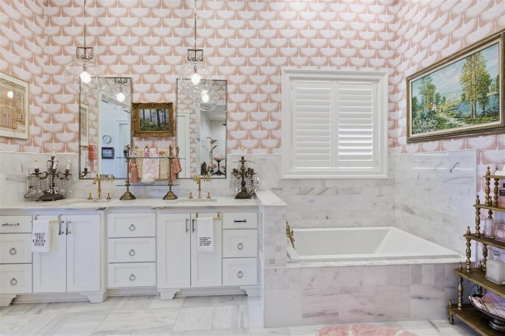 Lake Charles, Louisiana, 70605, United States, 5 Bedrooms Bedrooms, ,5 BathroomsBathrooms,Residential,For Sale,2024093
