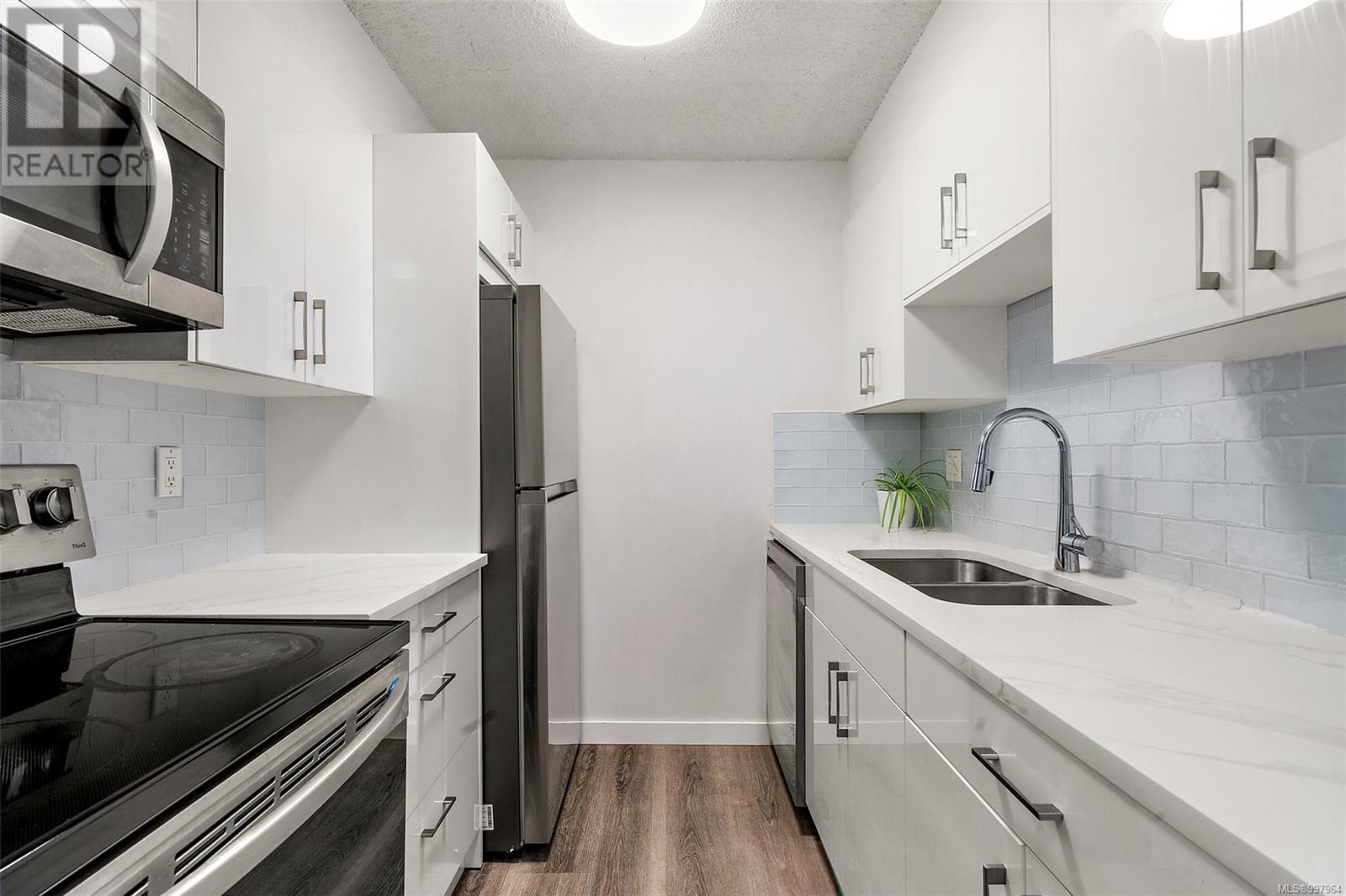 VICTORIA, British Columbia, V9A 7G7, CA, 2 Bedrooms Bedrooms, ,1 BathroomBathrooms,Residential,For Sale,1950570