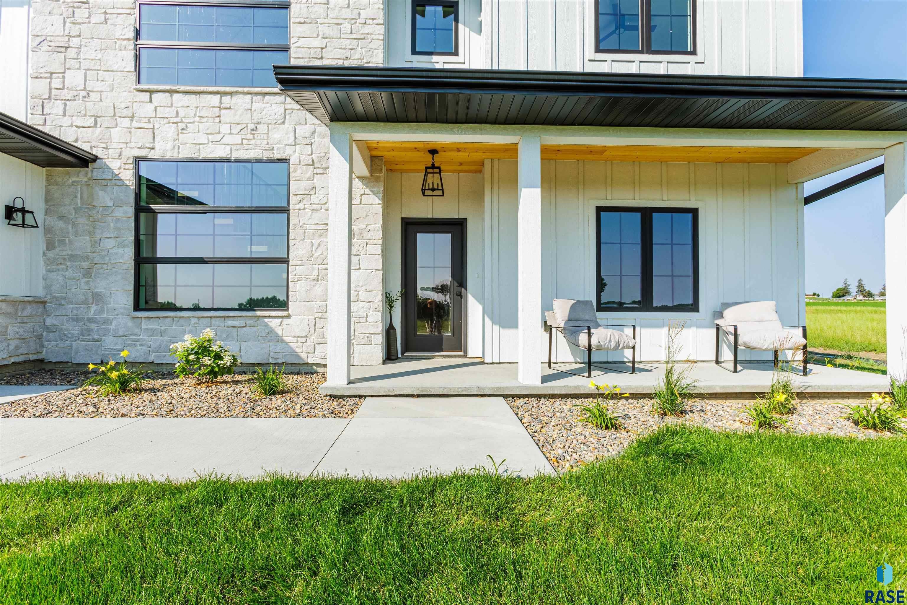 Rock Rapids, Iowa, 51246, United States, 5 Bedrooms Bedrooms, ,3 BathroomsBathrooms,Residential,For Sale,1957836