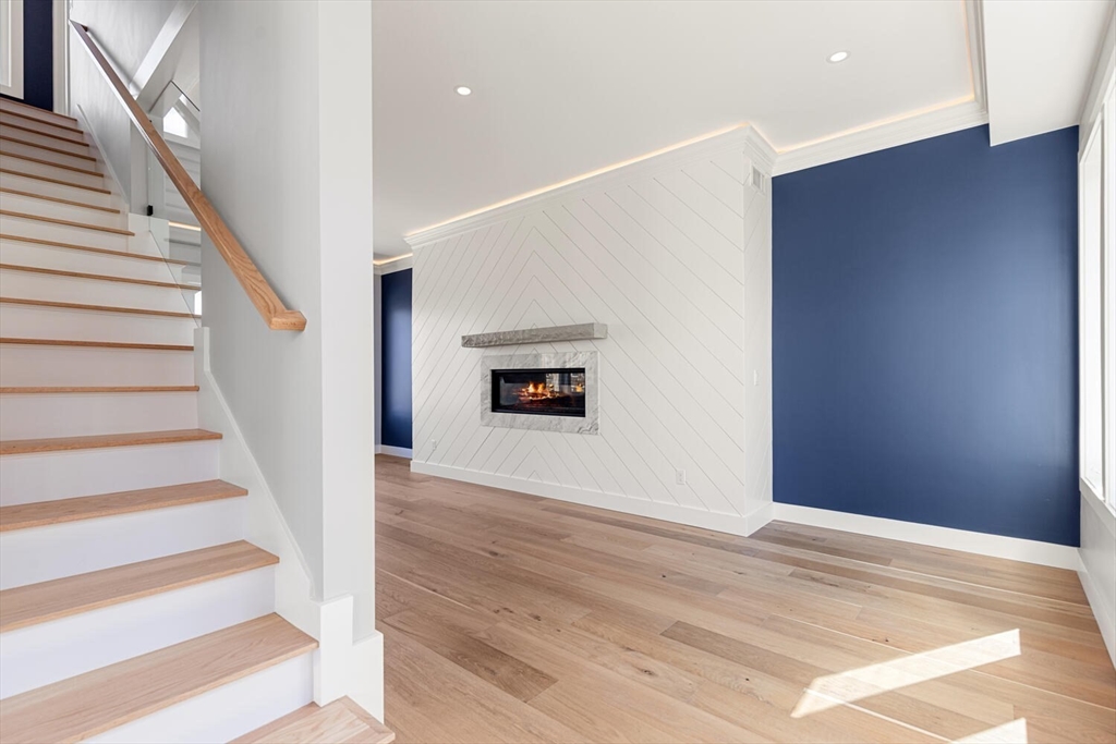 Waltham, Massachusetts, 02453, United States, 4 Bedrooms Bedrooms, ,4 BathroomsBathrooms,Residential,For Sale,1997475